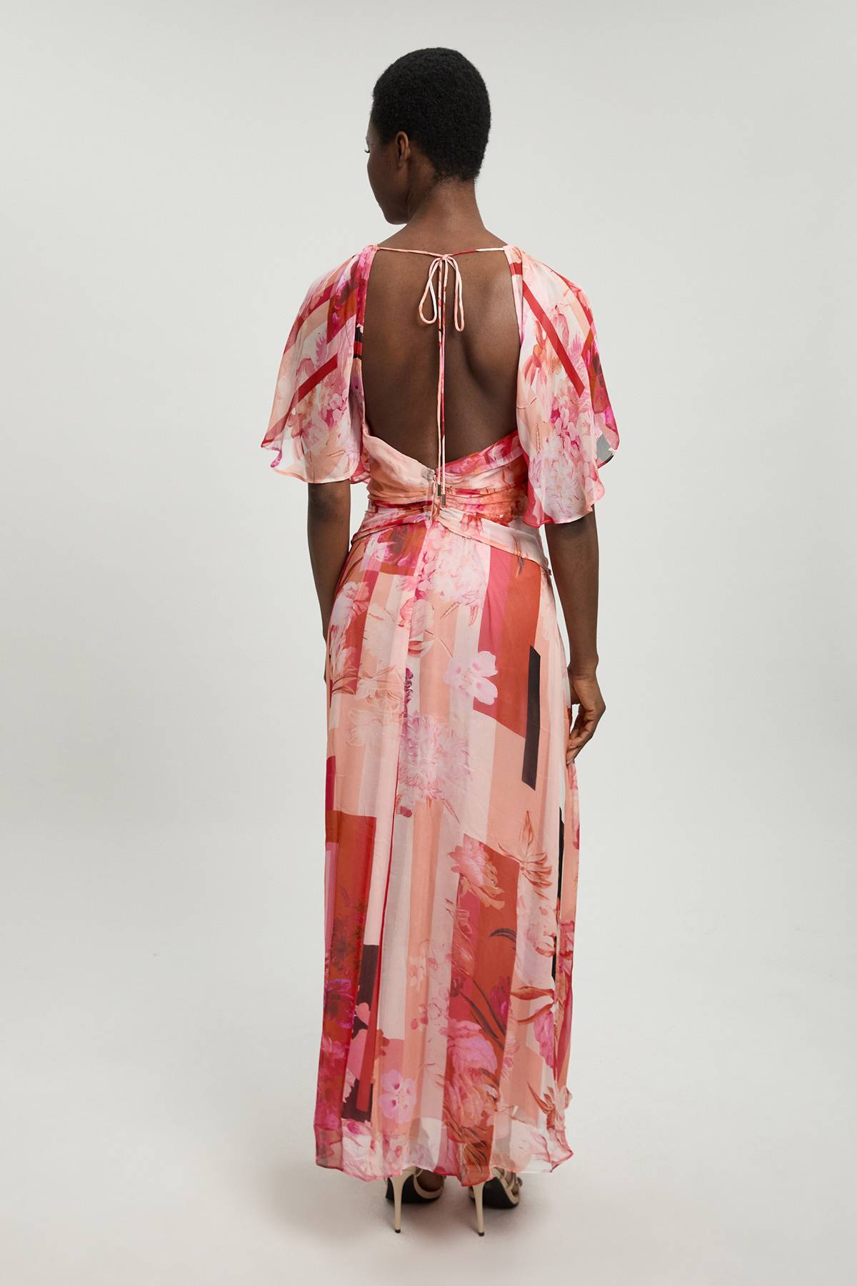 KarenMillen Robe Longue En Georgette À Imprimé Floral Avec Manches Cape À Volants