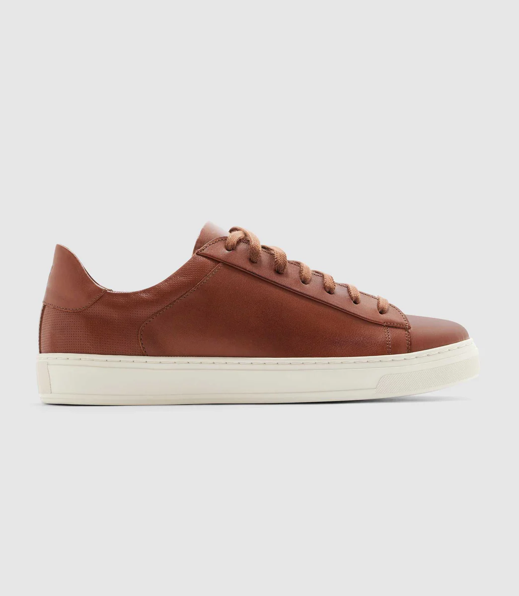 Sneakers en cuir marron 