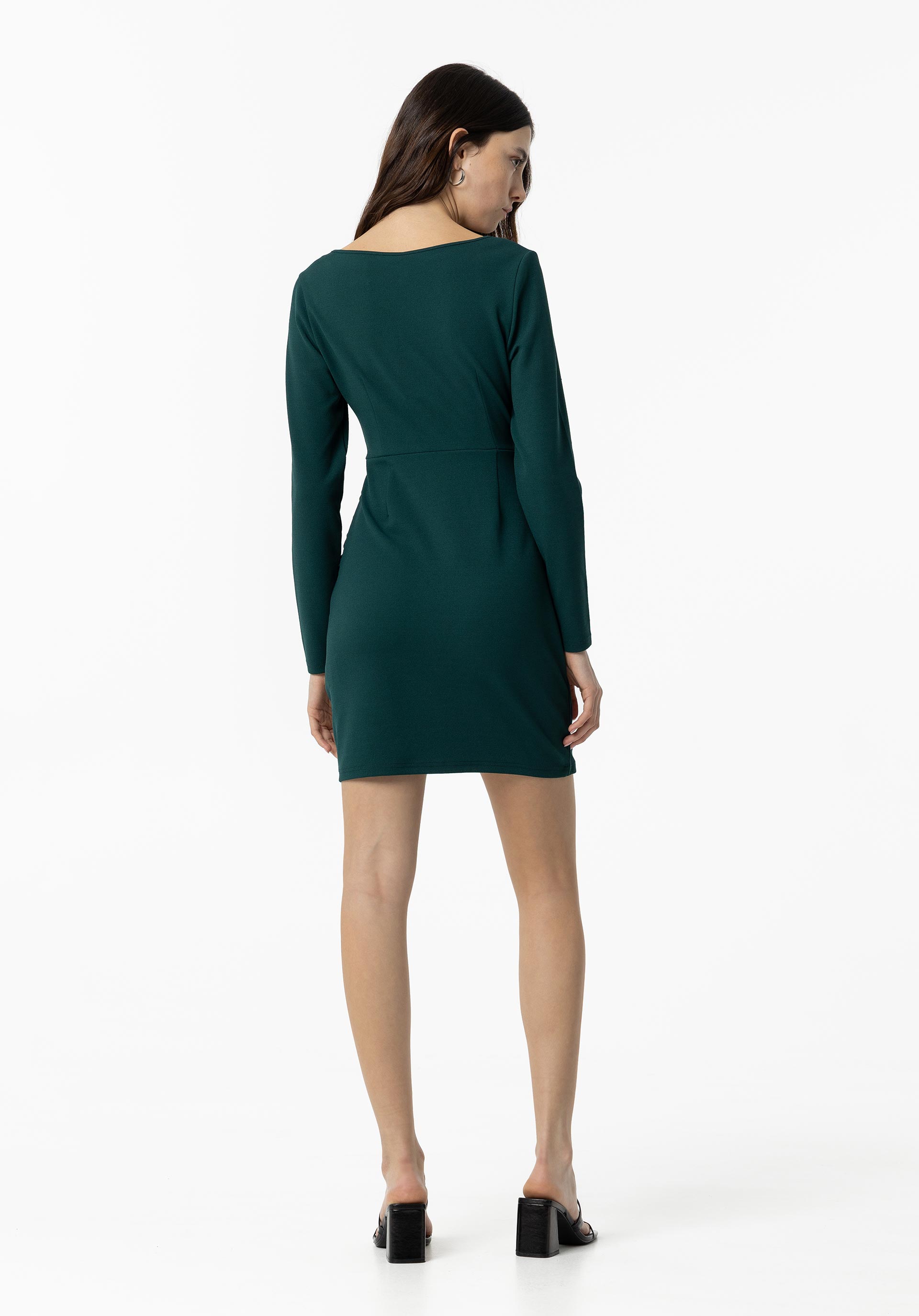 Vestido Curto com Franzidos