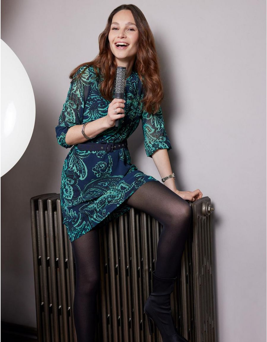 Robe verte voile à motif