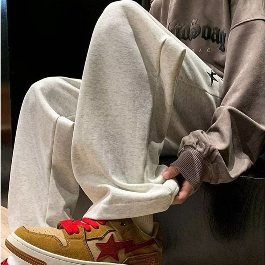 Cowpow - Losse joggingbroek met trekkoordtaille en geborduurde letters