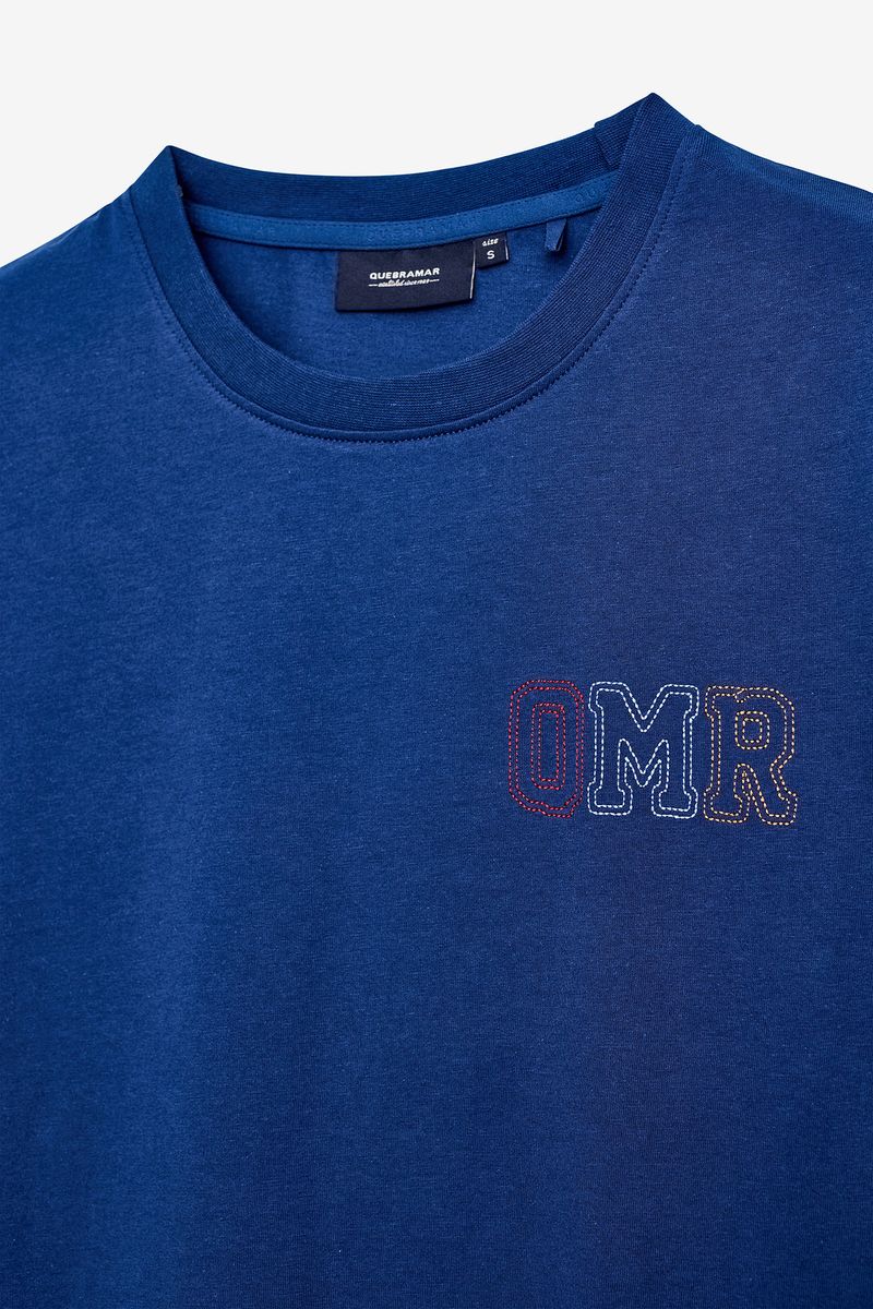 T-SHIRT COM BORDADO QMR