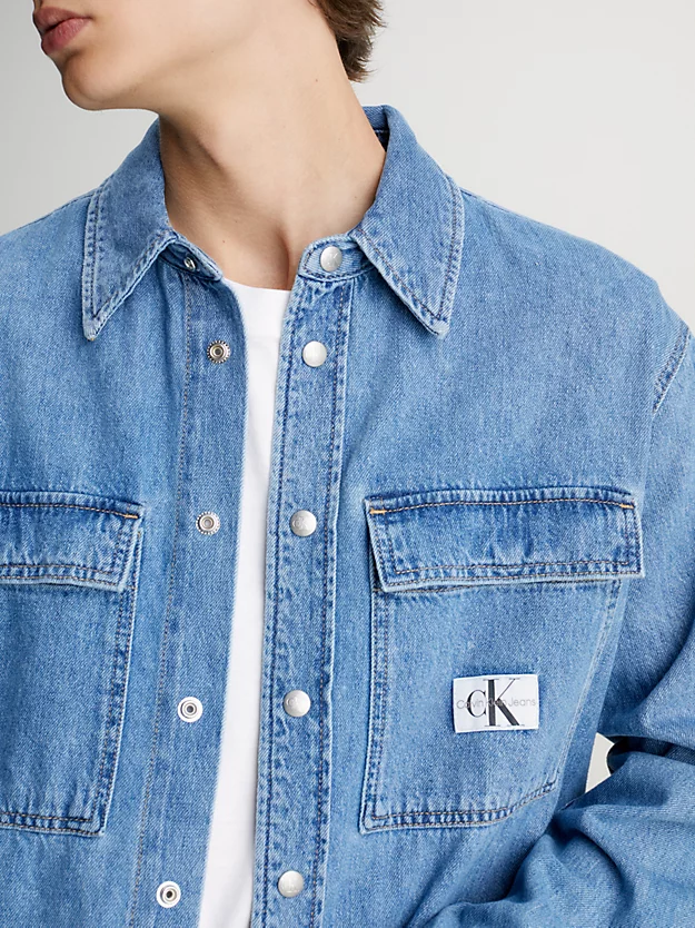 Camisa jeans de corte folgado