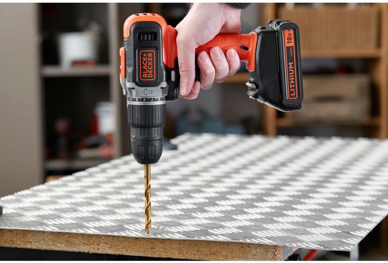 BLACK+DECKER - BCD0032S120-QW - Klopboormachine - Inclusief 120-delige Accessoireset