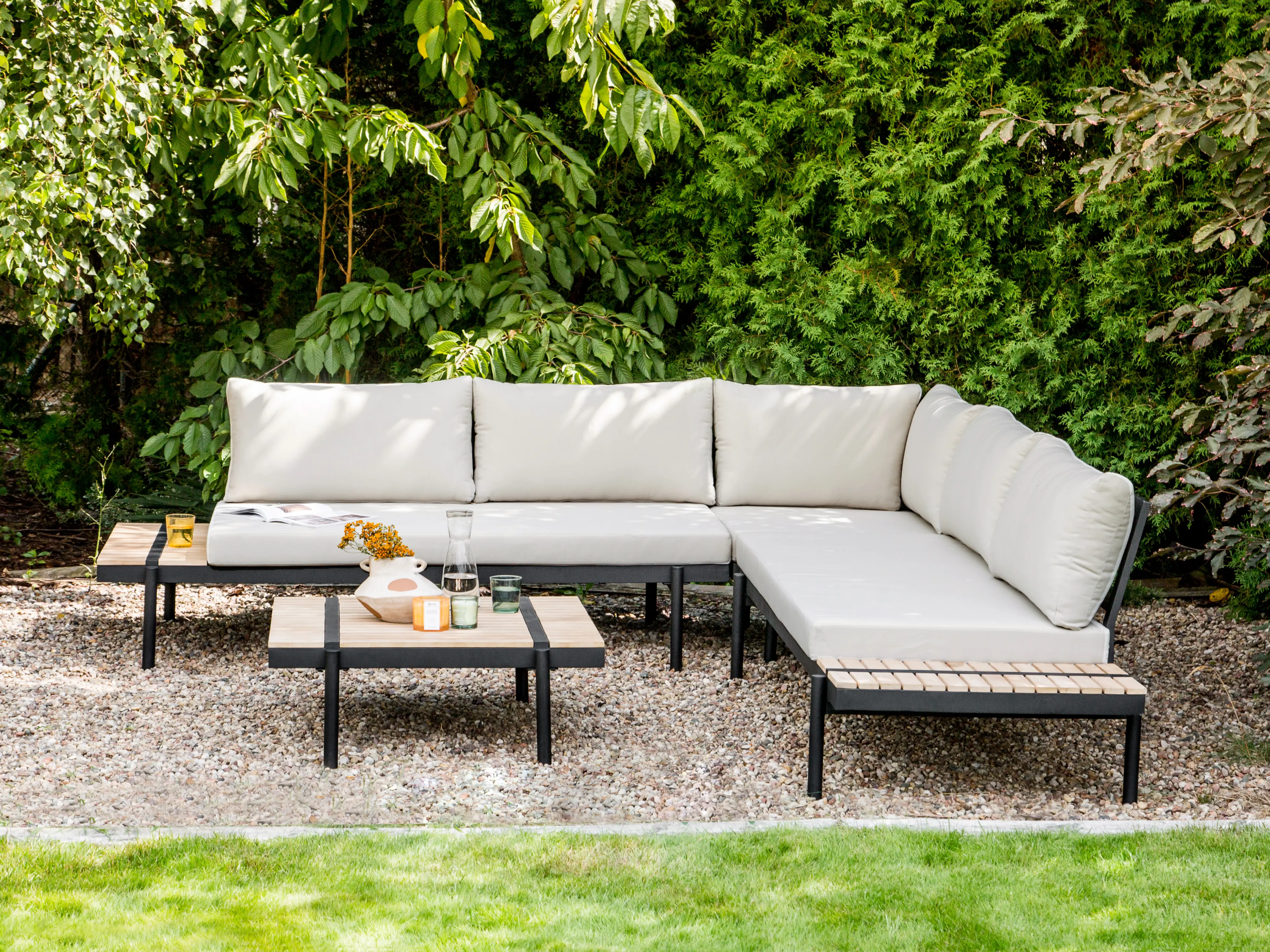 Tuin hoekloungeset met tafel 5-zits BELLARIVA Eucalyptushout Gebroken wit