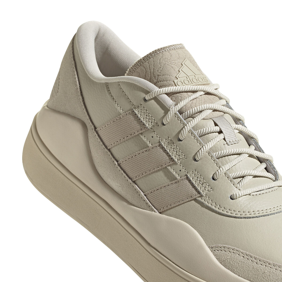 ADIDAS ROUPAS ESPORTIVAS<br>Tênis de couro Osade