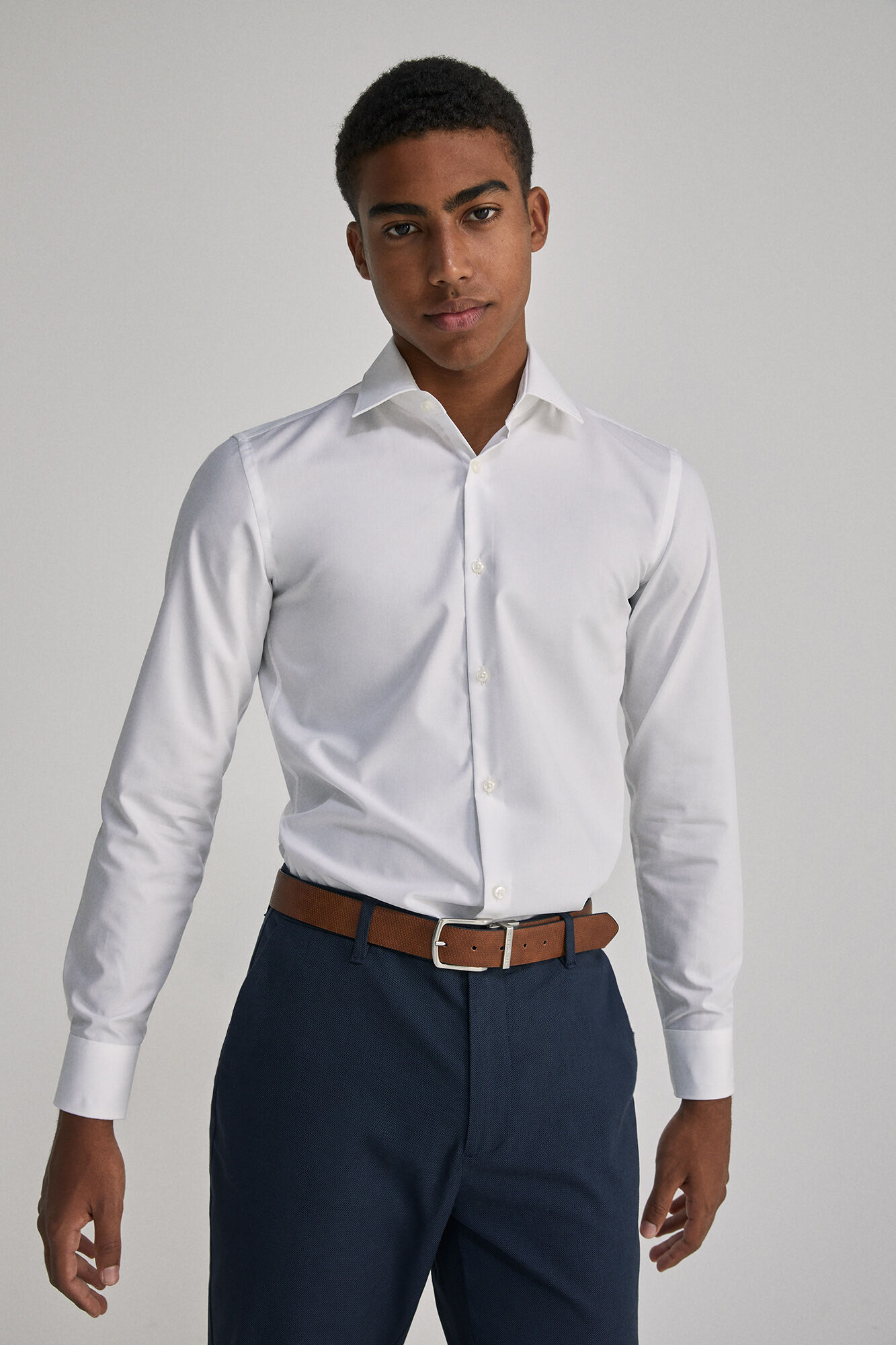 Camisa versátil para qualquer ocasião - branca