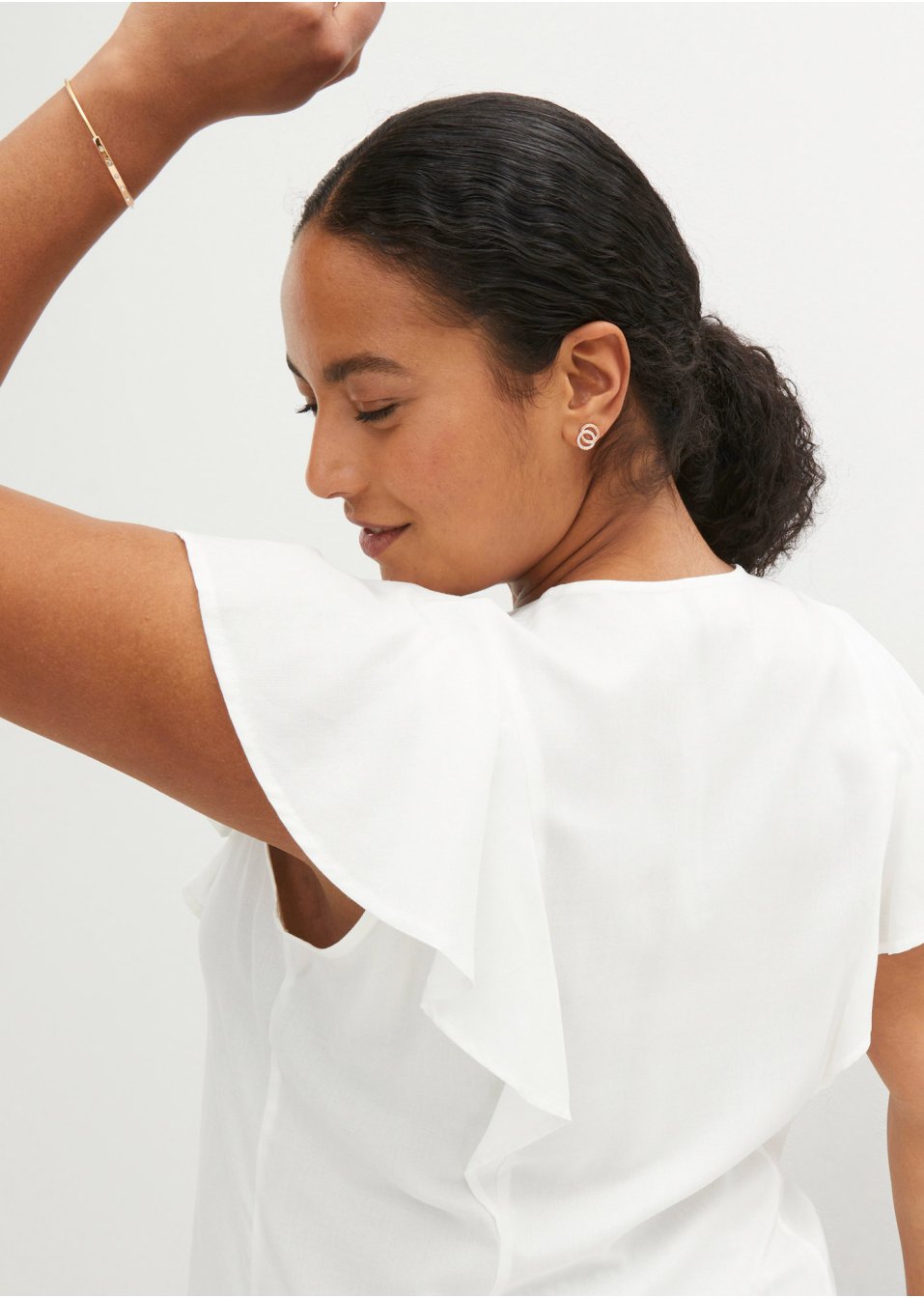 Blouse à manches volantées