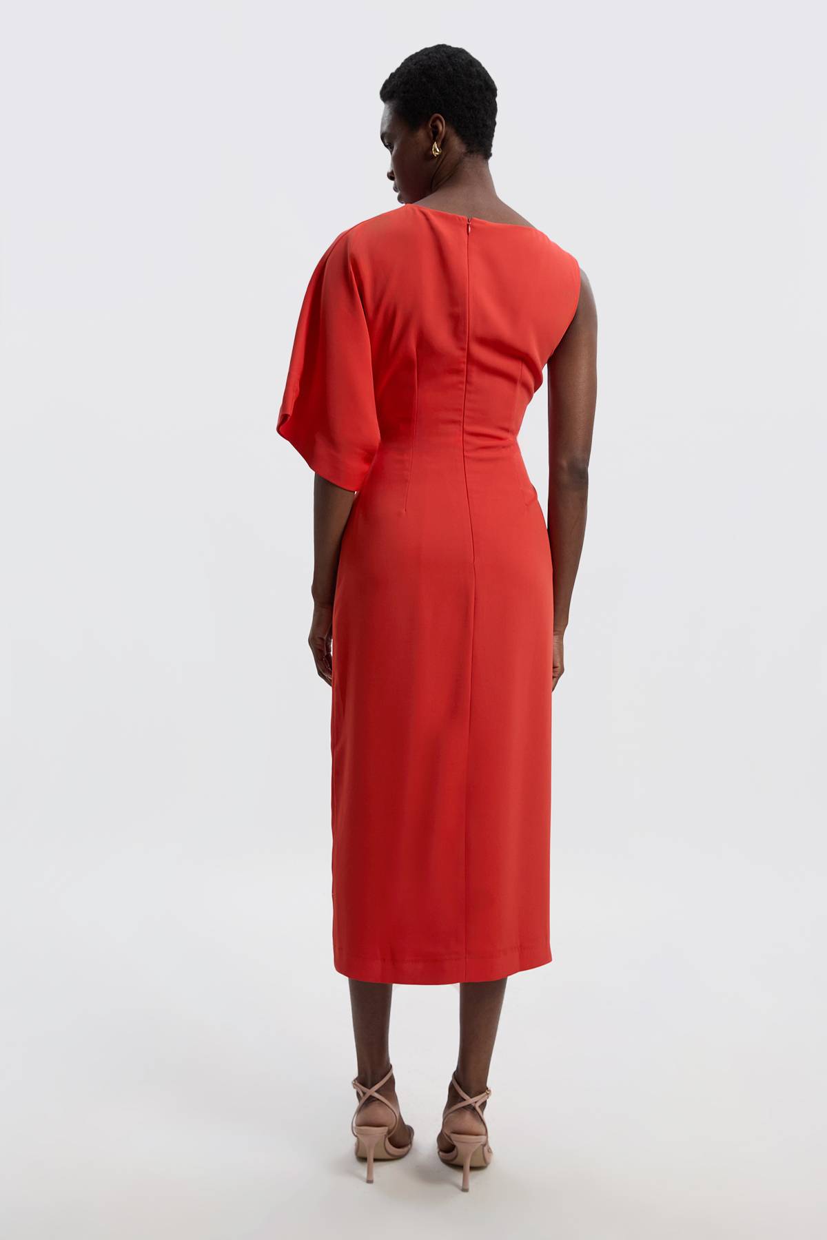 KarenMillen Robe Mi-Longue Ajustée à Manche Asymétrique Douce