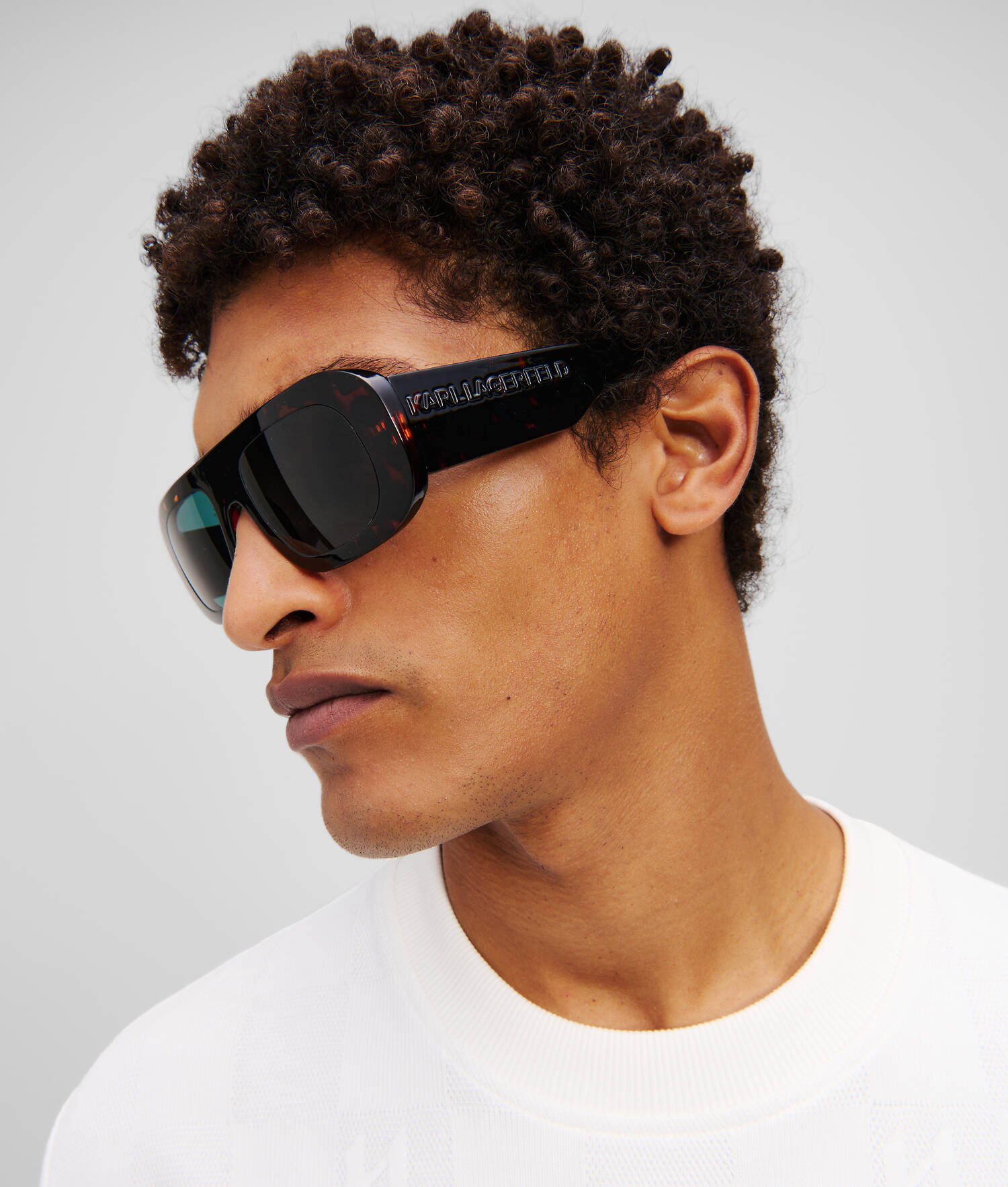 LUNETTES DE SOLEIL AVEC LOGO KARL - Tortue Foncée