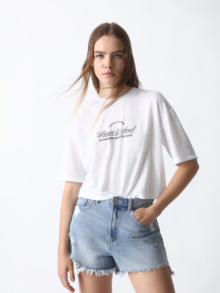 Camiseta cropped estampada - Branca