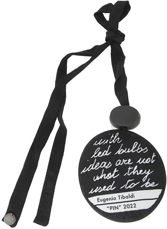 Maria Calderara Kettingen - Fabric Necklace With Printed Pendant in black