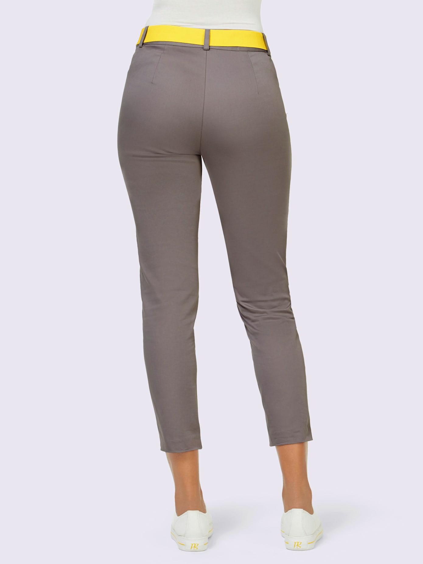 Pantalon livré avec ceinture