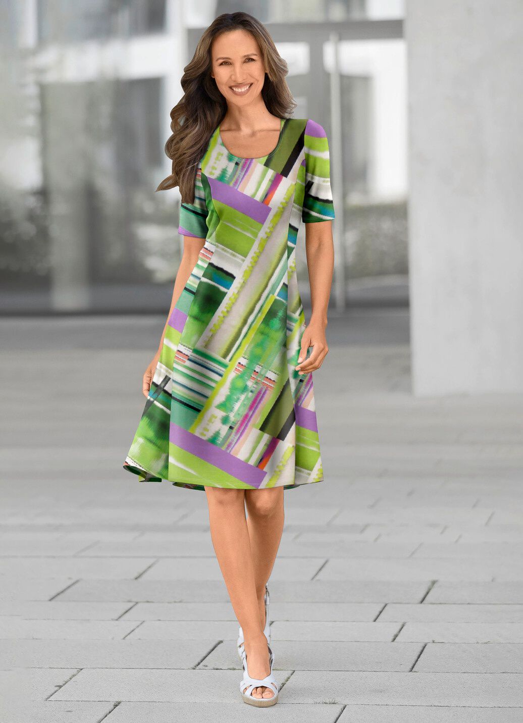 Kleid in schwingender Form