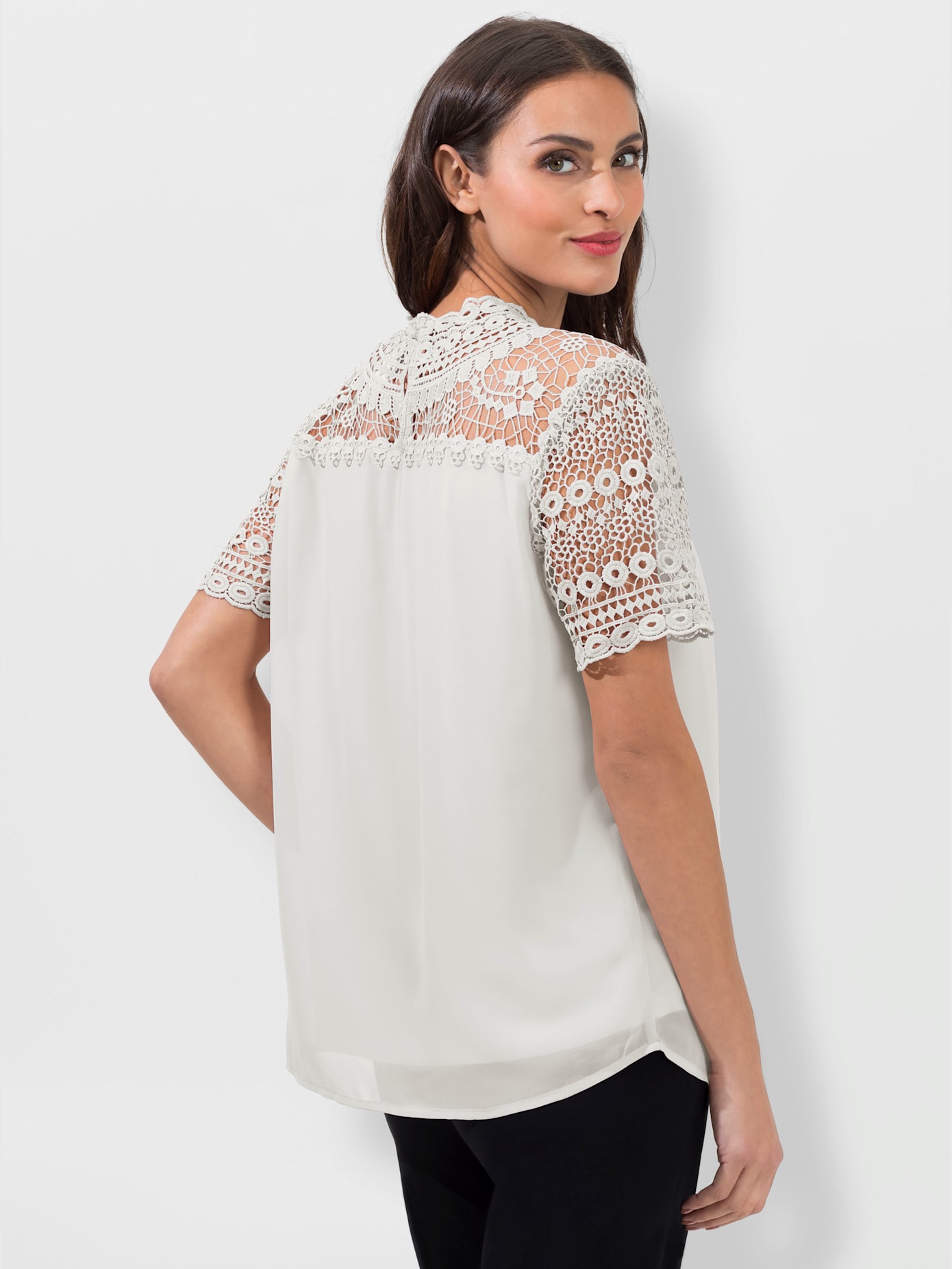 Chemisier en dentelle avec dentelle transparente