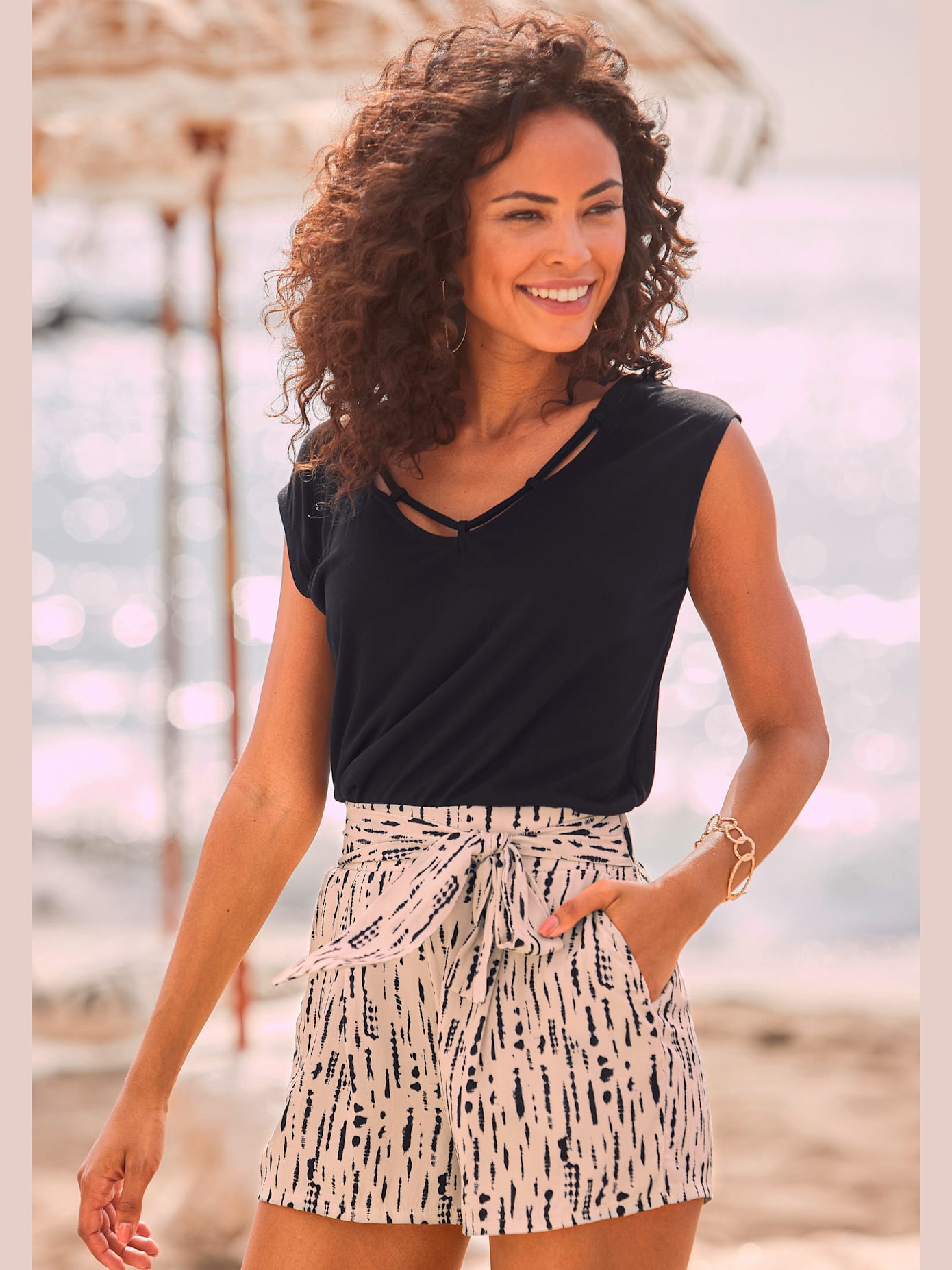 Short tissé short en tissu léger avec ceinture élastique