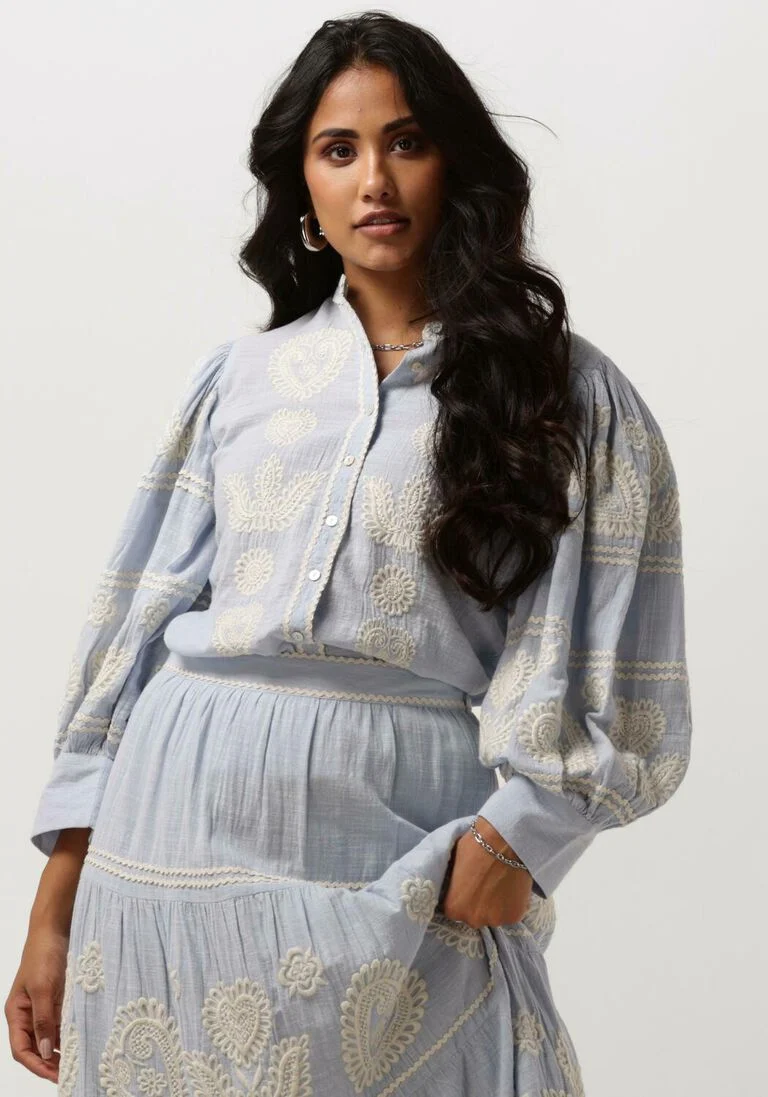 ANTIK BATIK lichtblauwe antik batik blouse rony blouse