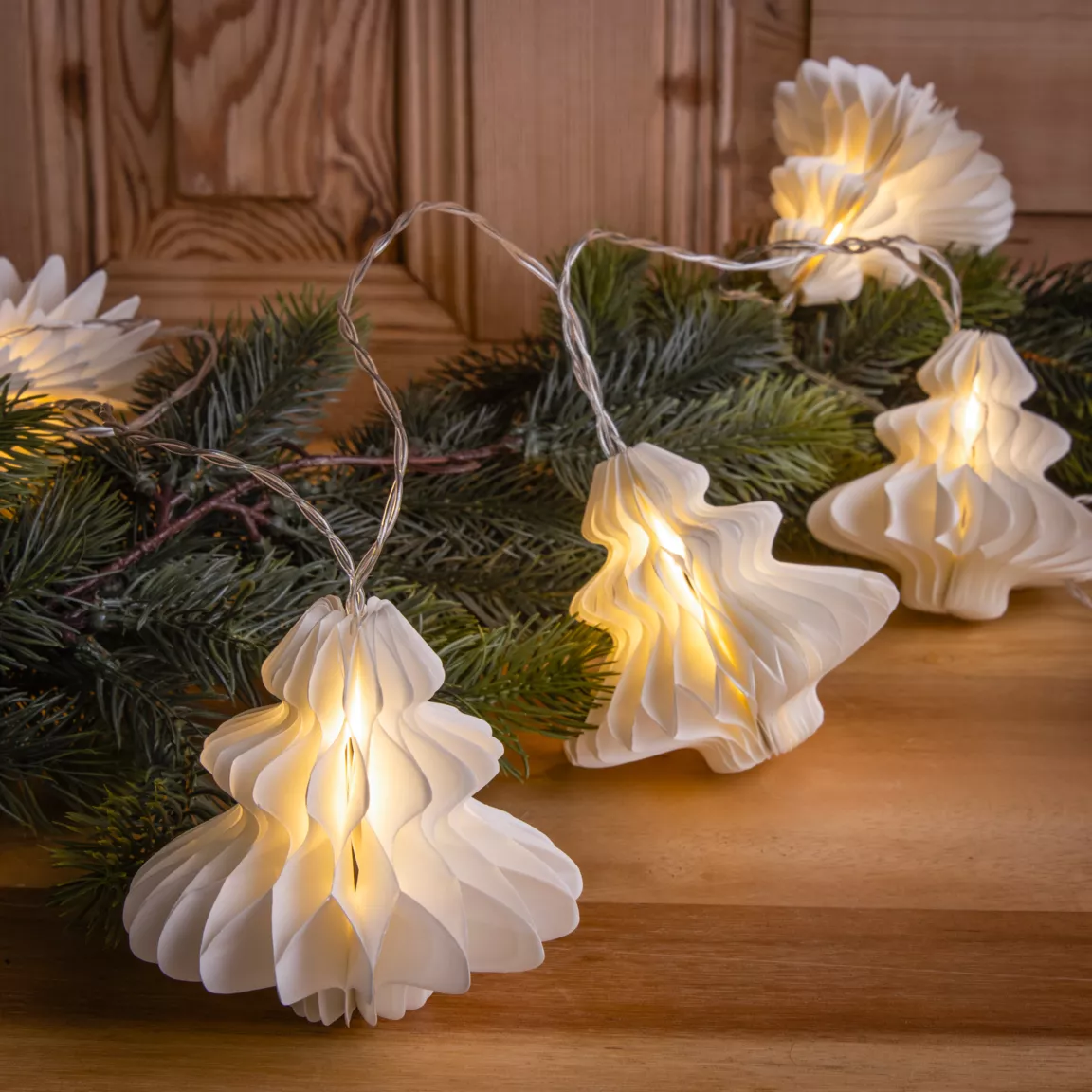 Guirlande lumineuse à piles 10 LED (2,25 m) Sapins en papier Blanc chaud