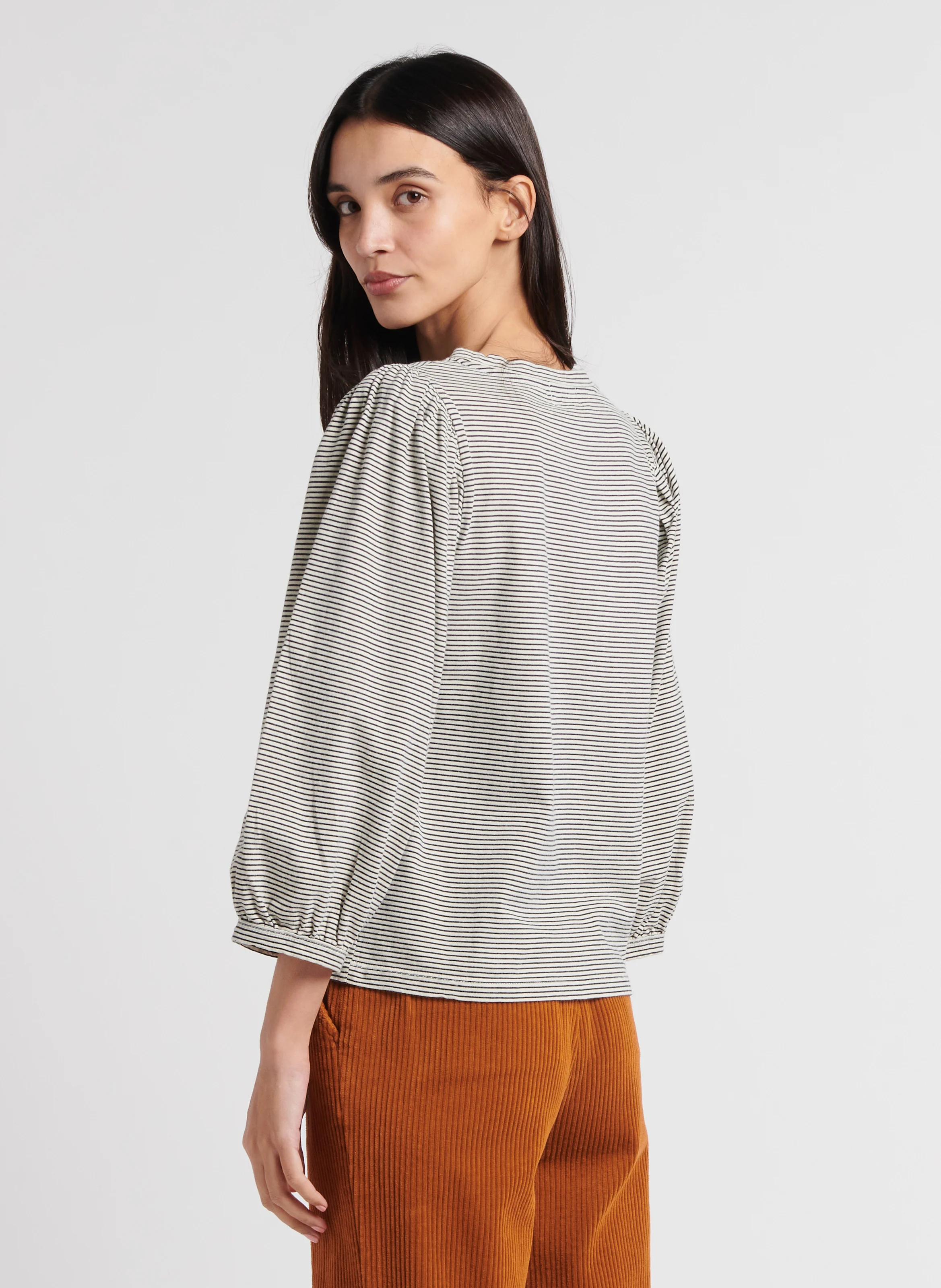 AGATHE - Tee-shirt ample rayé en coton bio | Noir