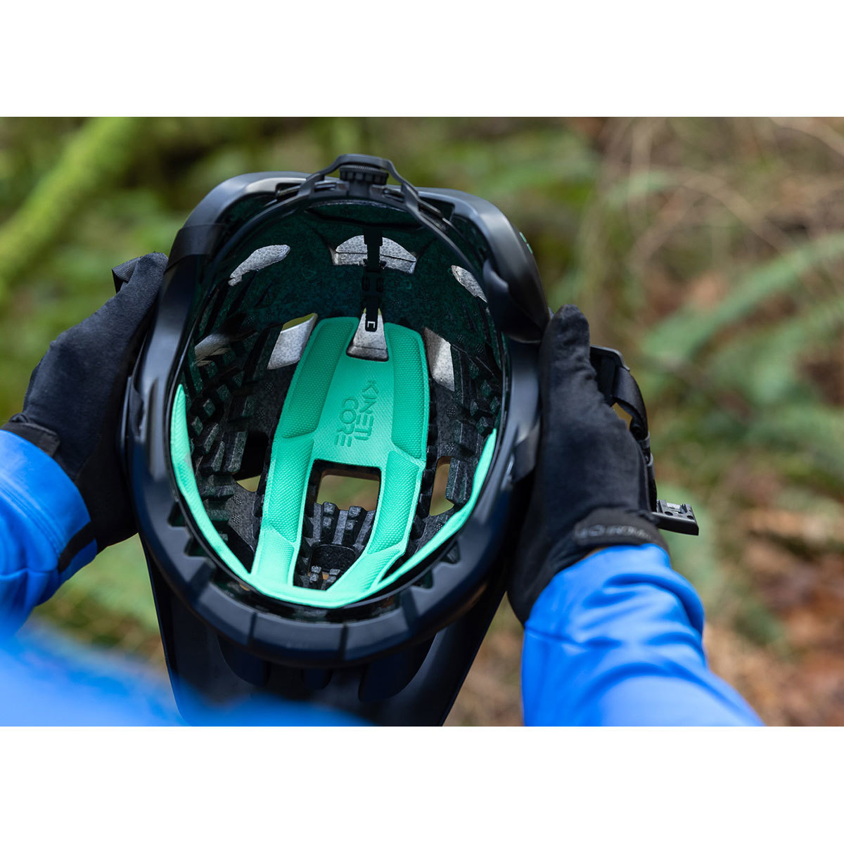 Lazer Jackal KinetiCore MTB Fietshelm Wit/Zwart