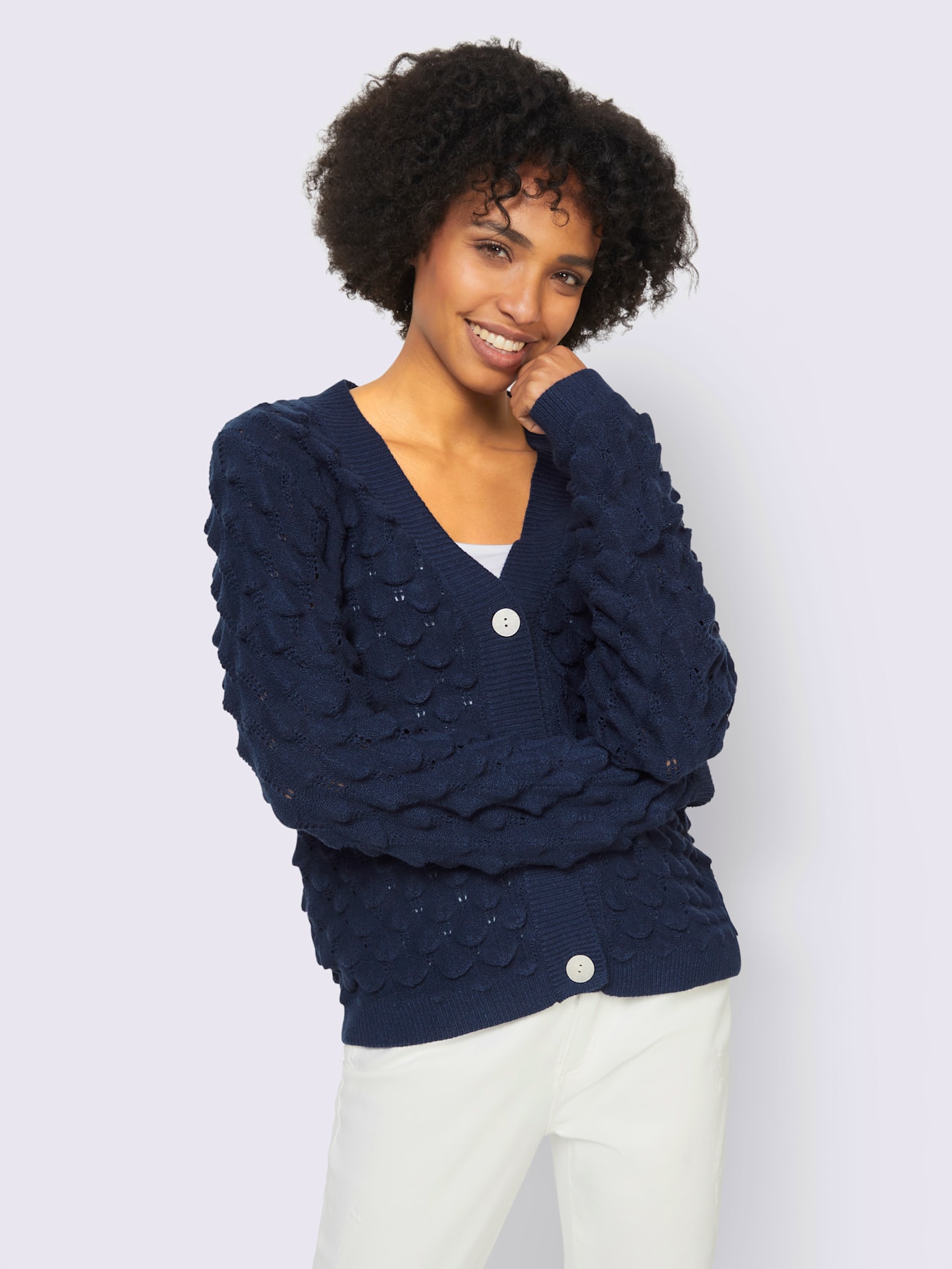 Veste en tricot superbe motif ajouré