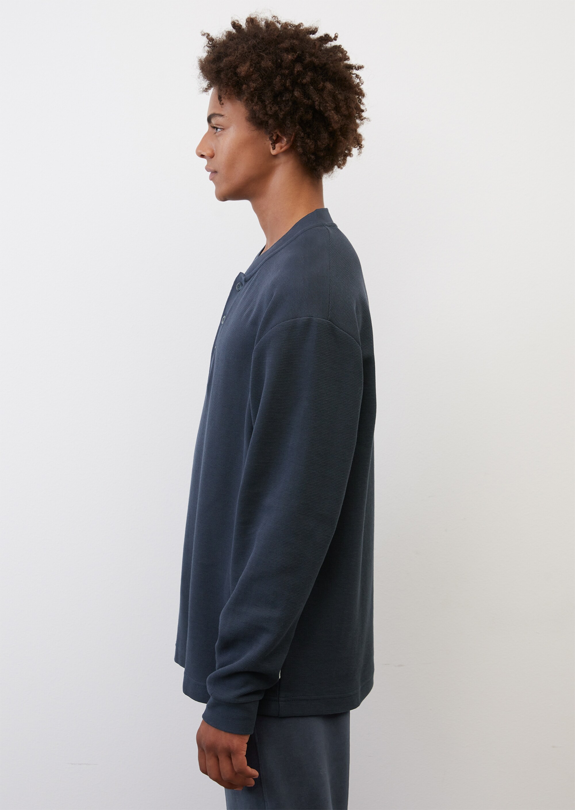 Langarm-Serafino relaxed aus Micro-Waffle-Structured-Jersey