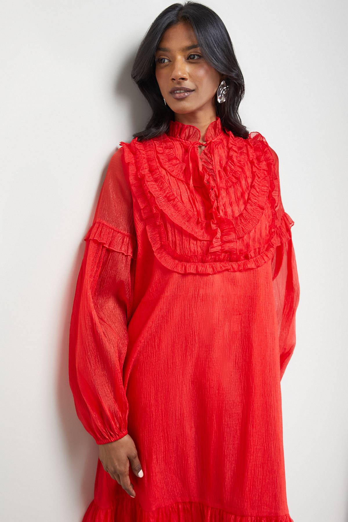 Warehouse Robe Mi-Longue Premium en Organza Rayé Froissé avec Détails de Volants Plissés