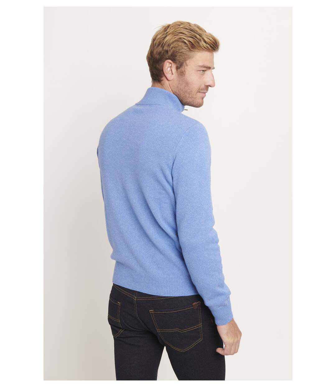 Pull col zippé bien chaud