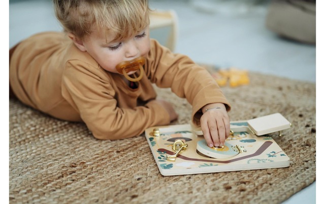 Small Foot Lernspielzeug »Schloss und Riegel «Safari»«