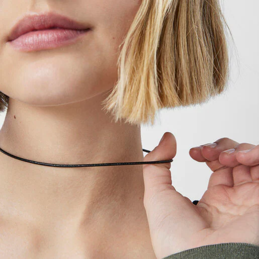 Gargantilha de couro preto com fecho prateado TOUS Chokers