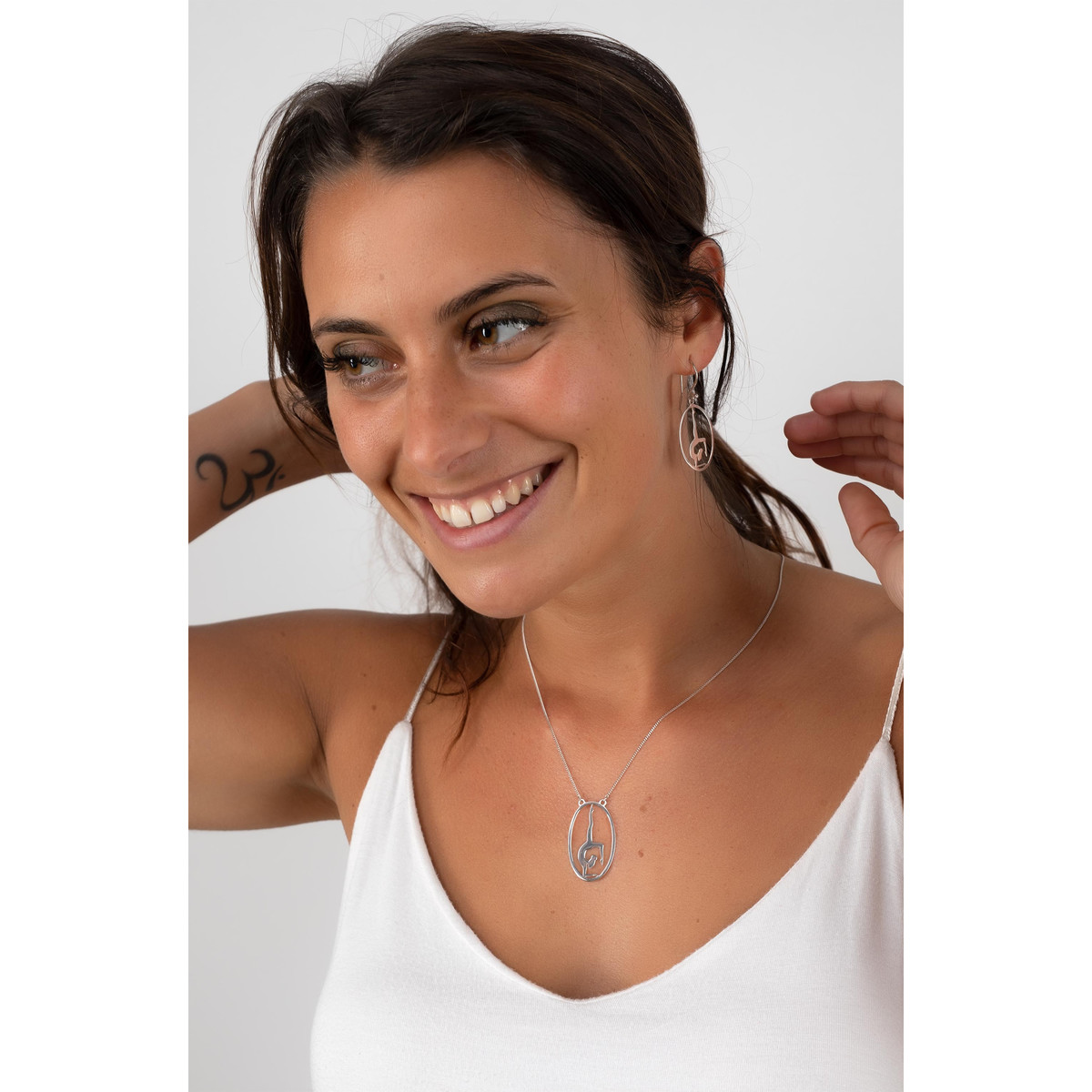 bijoux Collier posture yoga Argent massif ovale Femme