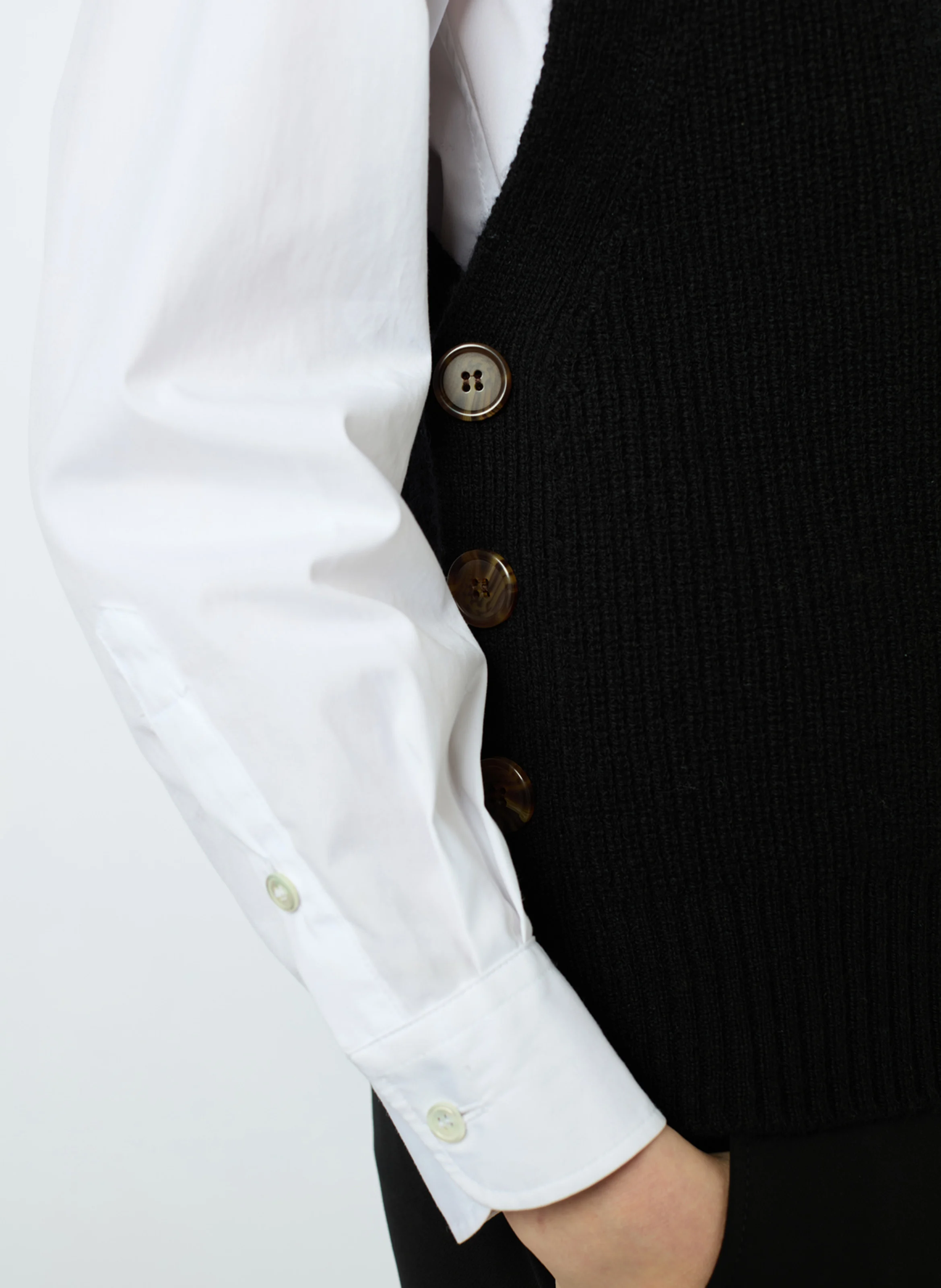 JULIETTA - Pull col V sans manches en laine | Noir