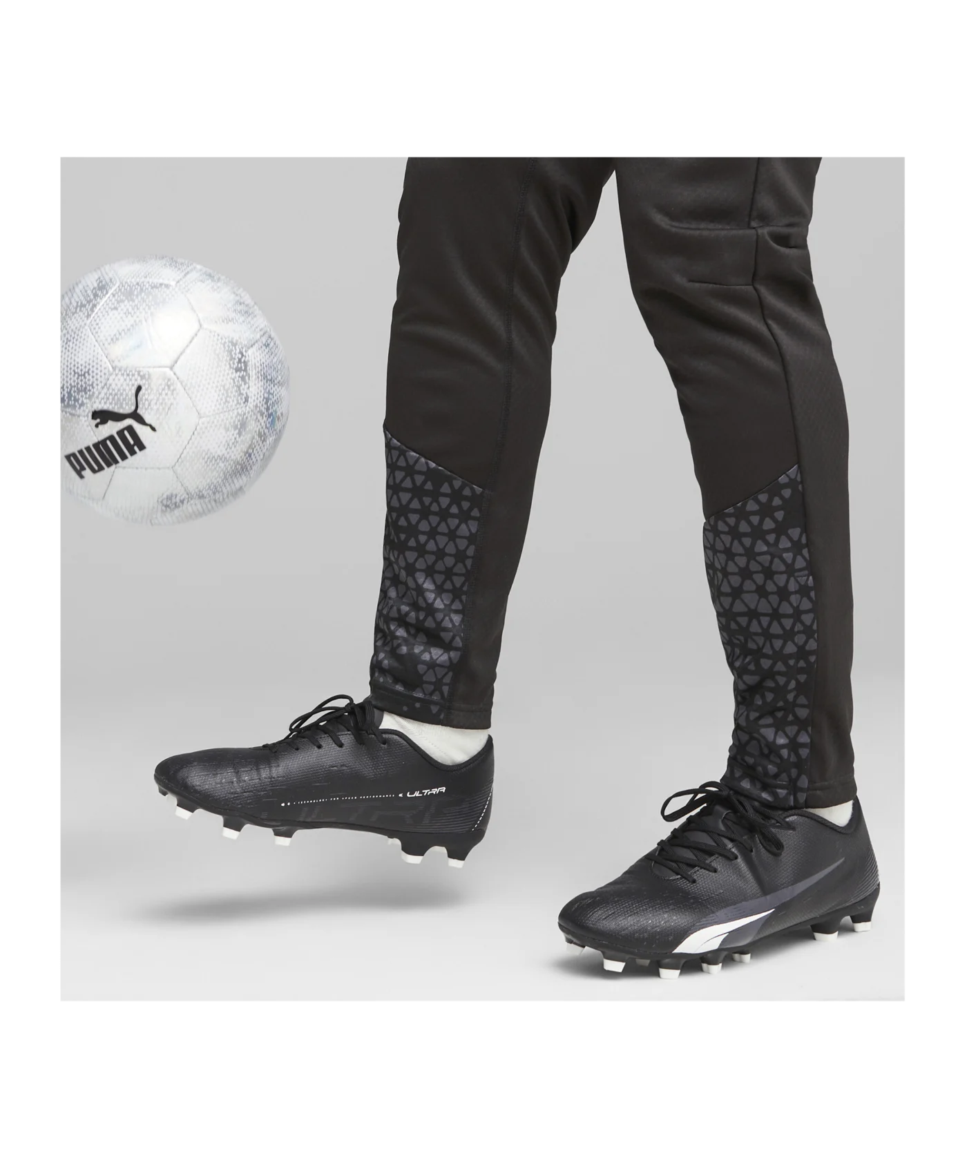 PUMA teamCUP Trainingshose Schwarz F03