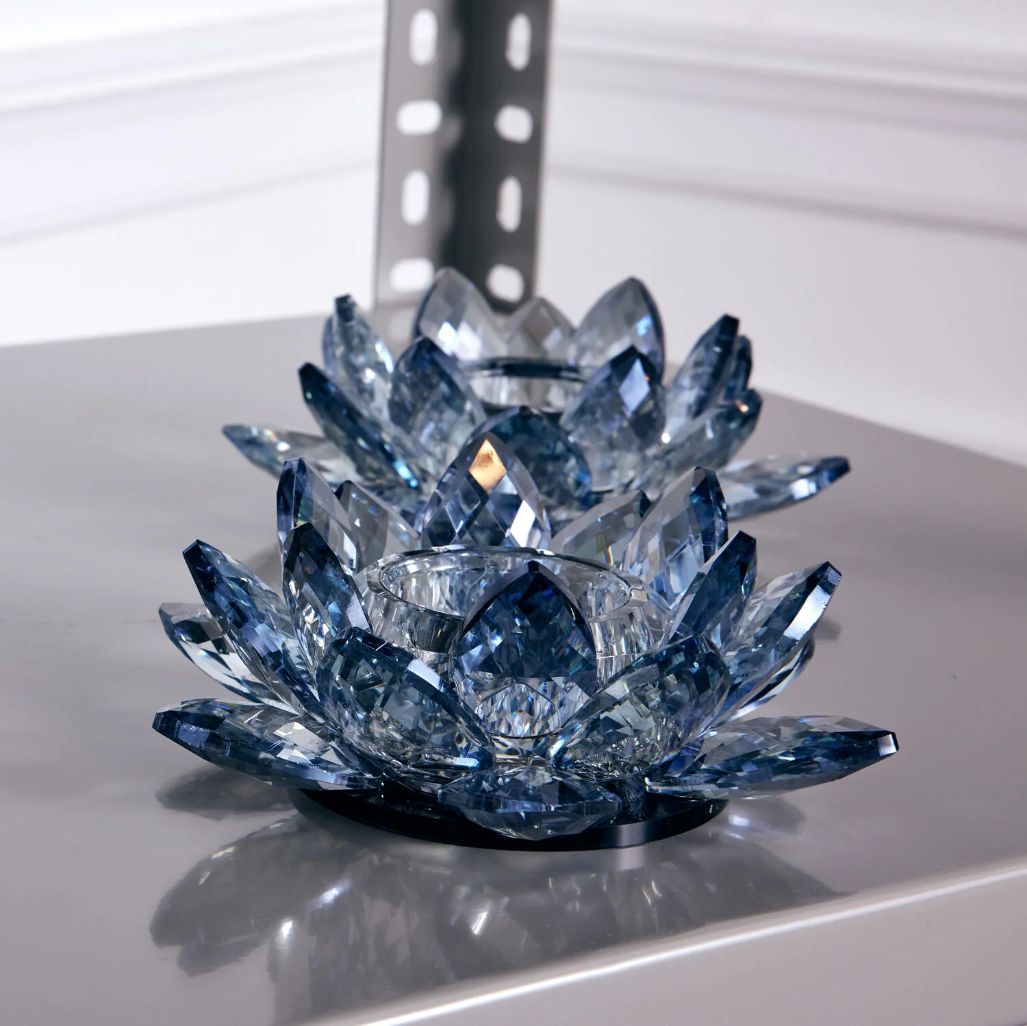 Margit Brandt  Lotus Votive fyrfadsstage, lille - Light Blue