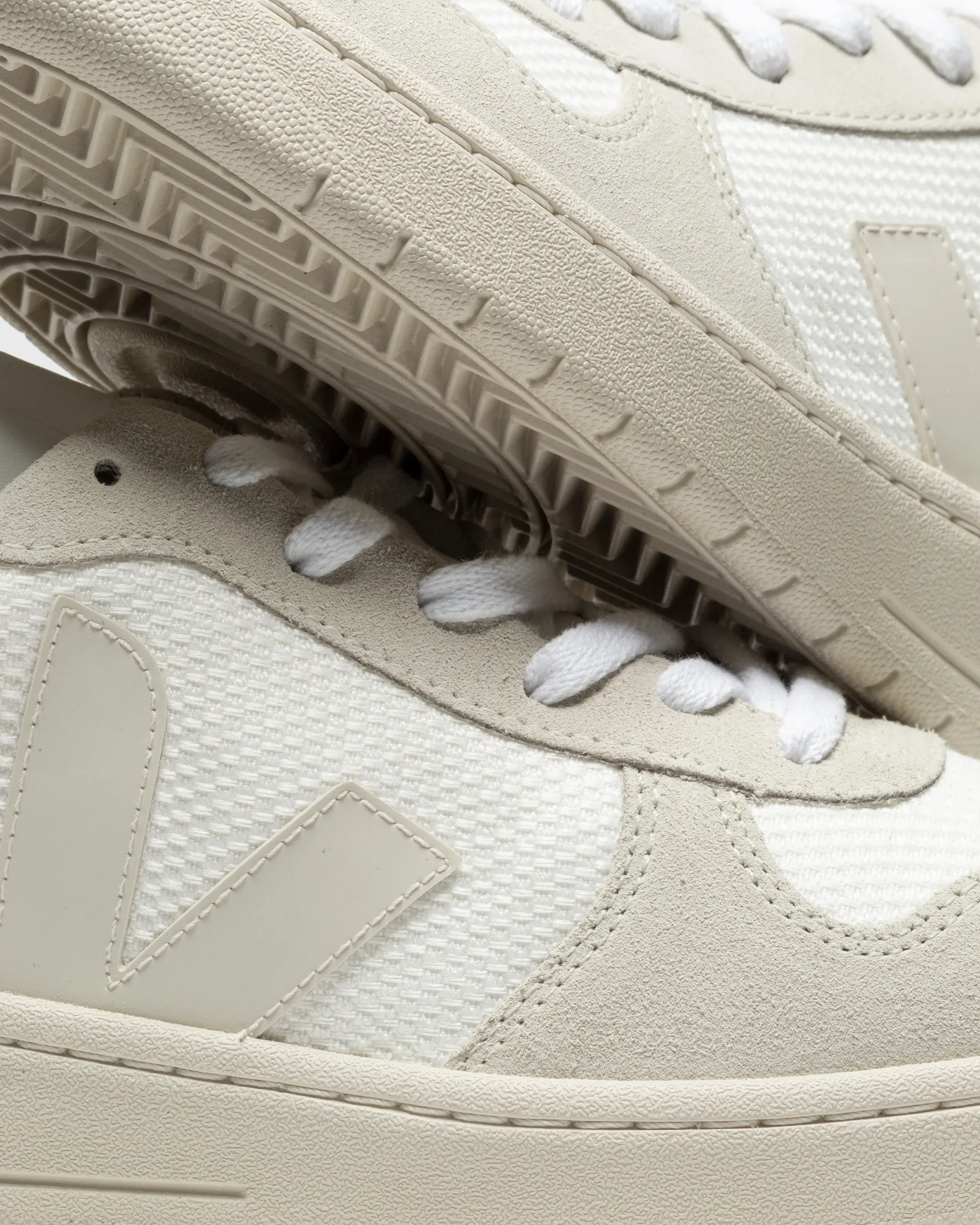 Veja V-10 B-MESH