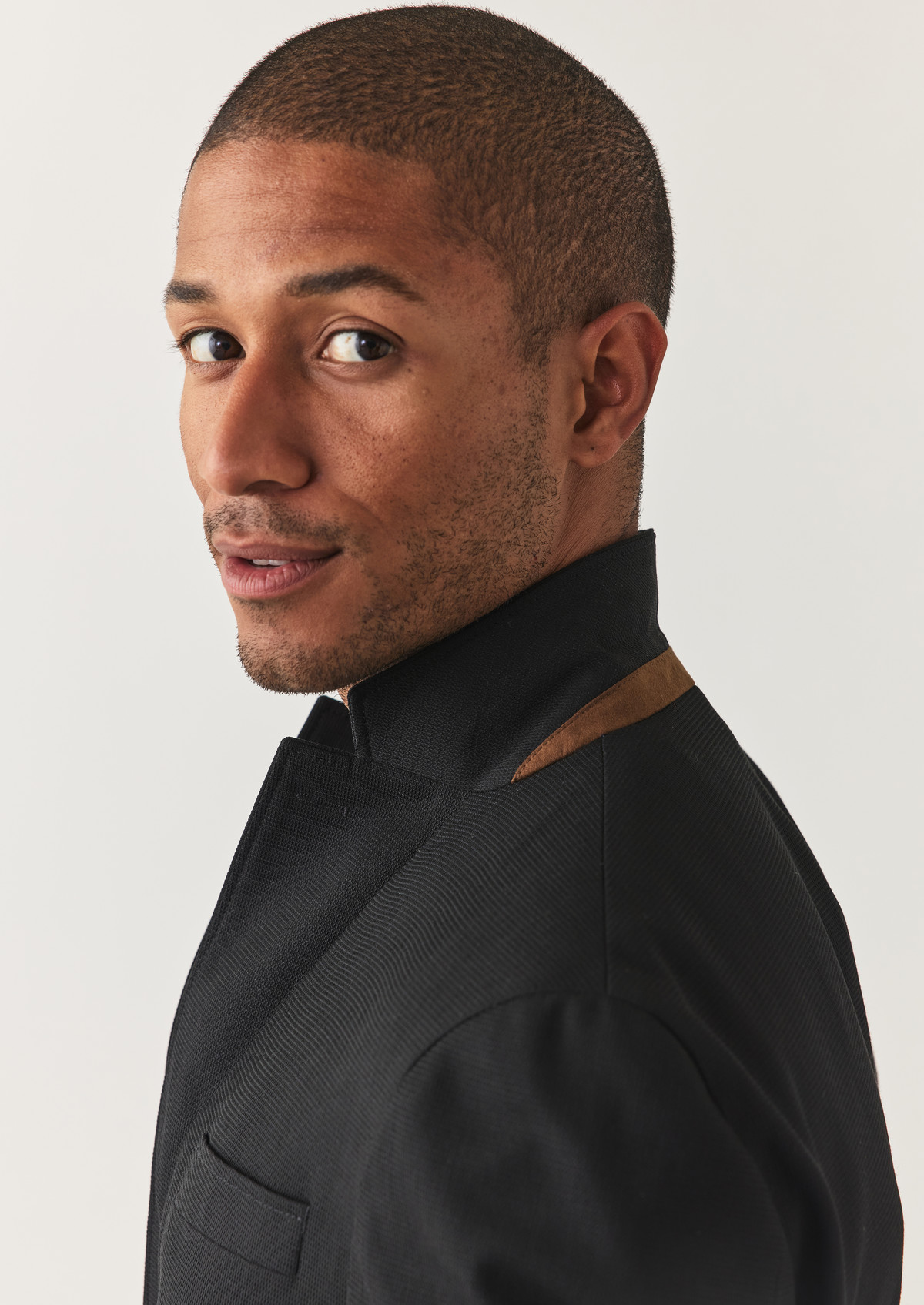 Blazer voyage Regular en laine mélangée unie noire à parementure amovible