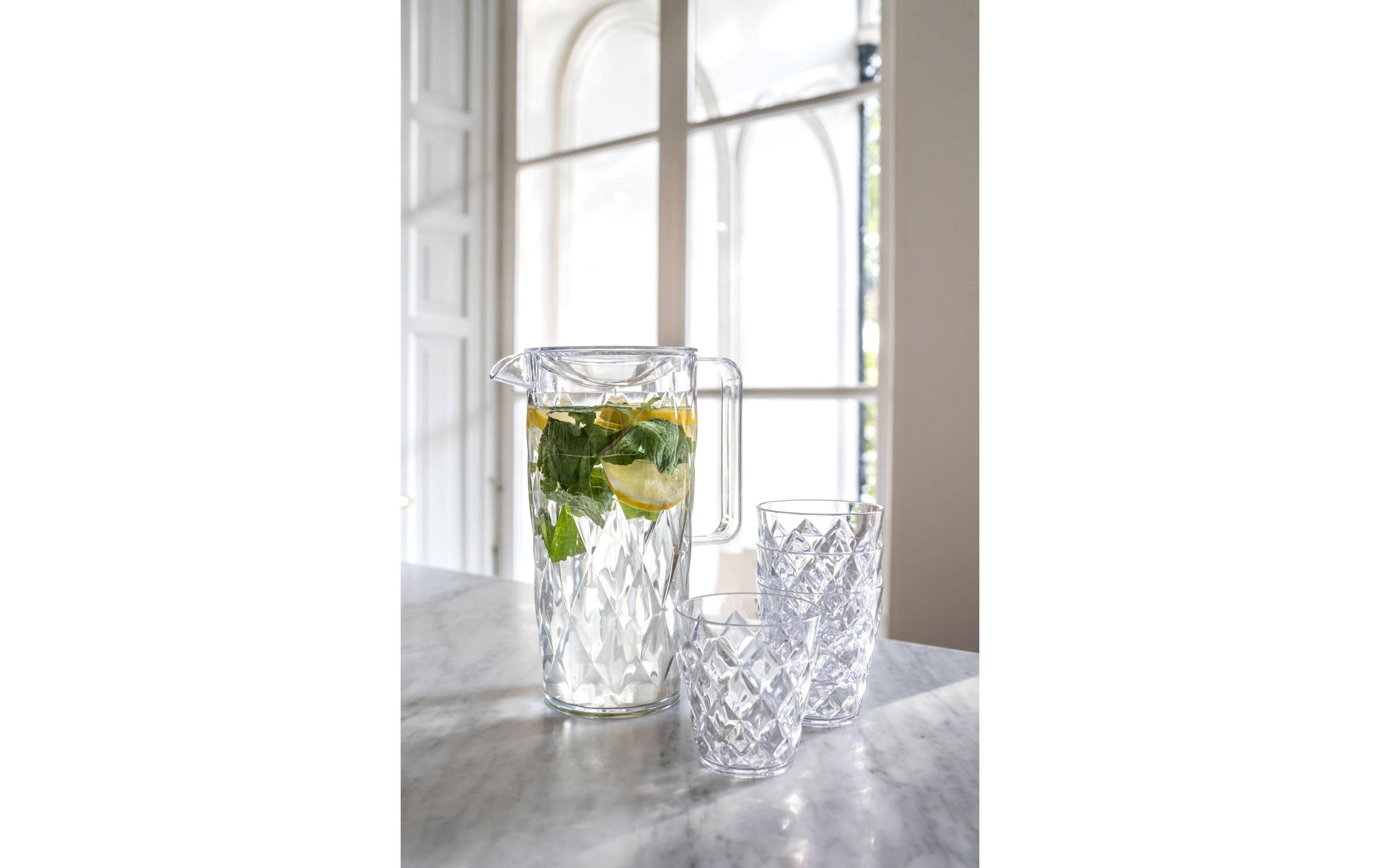 Krug Crystal 1.6 l TransparentKunststoff-Karaffe mit Deckel und Henkel