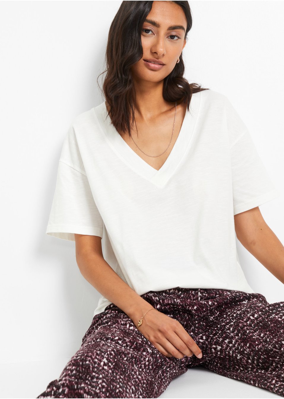 T-shirt avec décolleté en V plongeant