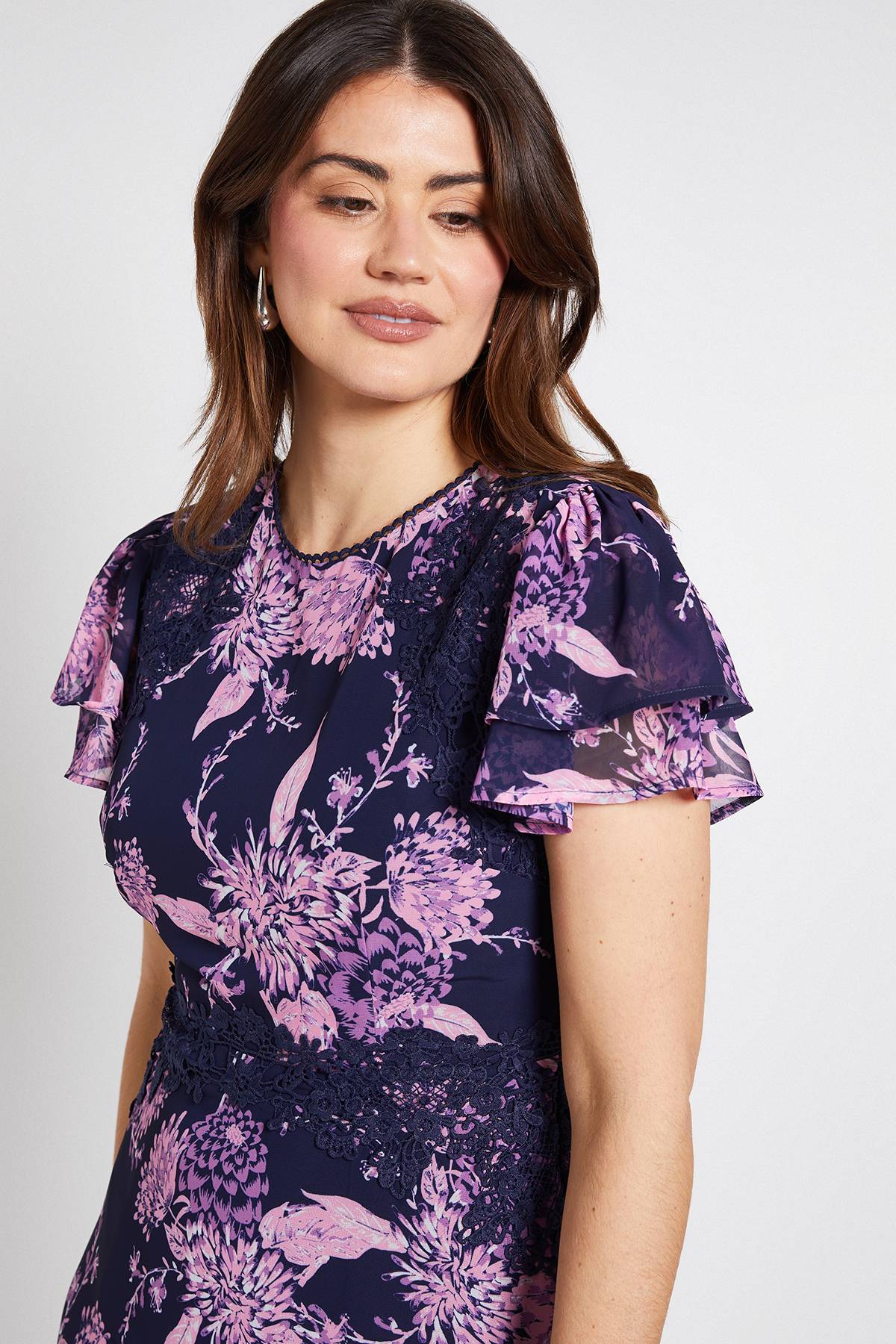 Wallis Robe Midi En Dentelle Florale À Manches Volantées