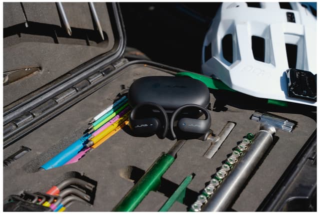 JLab Jbuds Open Sport 2 trådløse in-ear-hovedtelefoner (sort)