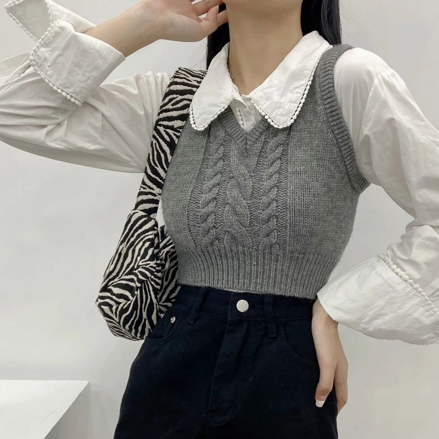 Asiris - V-hals effen cropped kabelgebreid vest