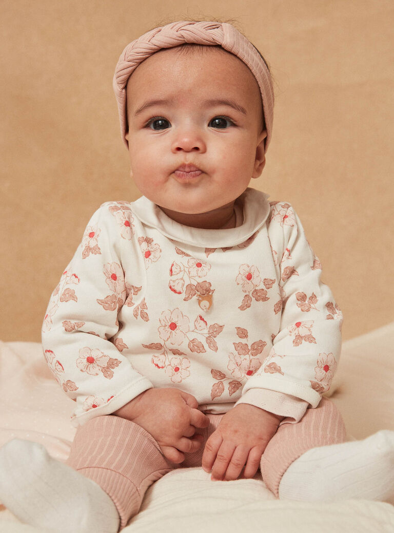 Haut écru, legging et bandeau rose ancien
