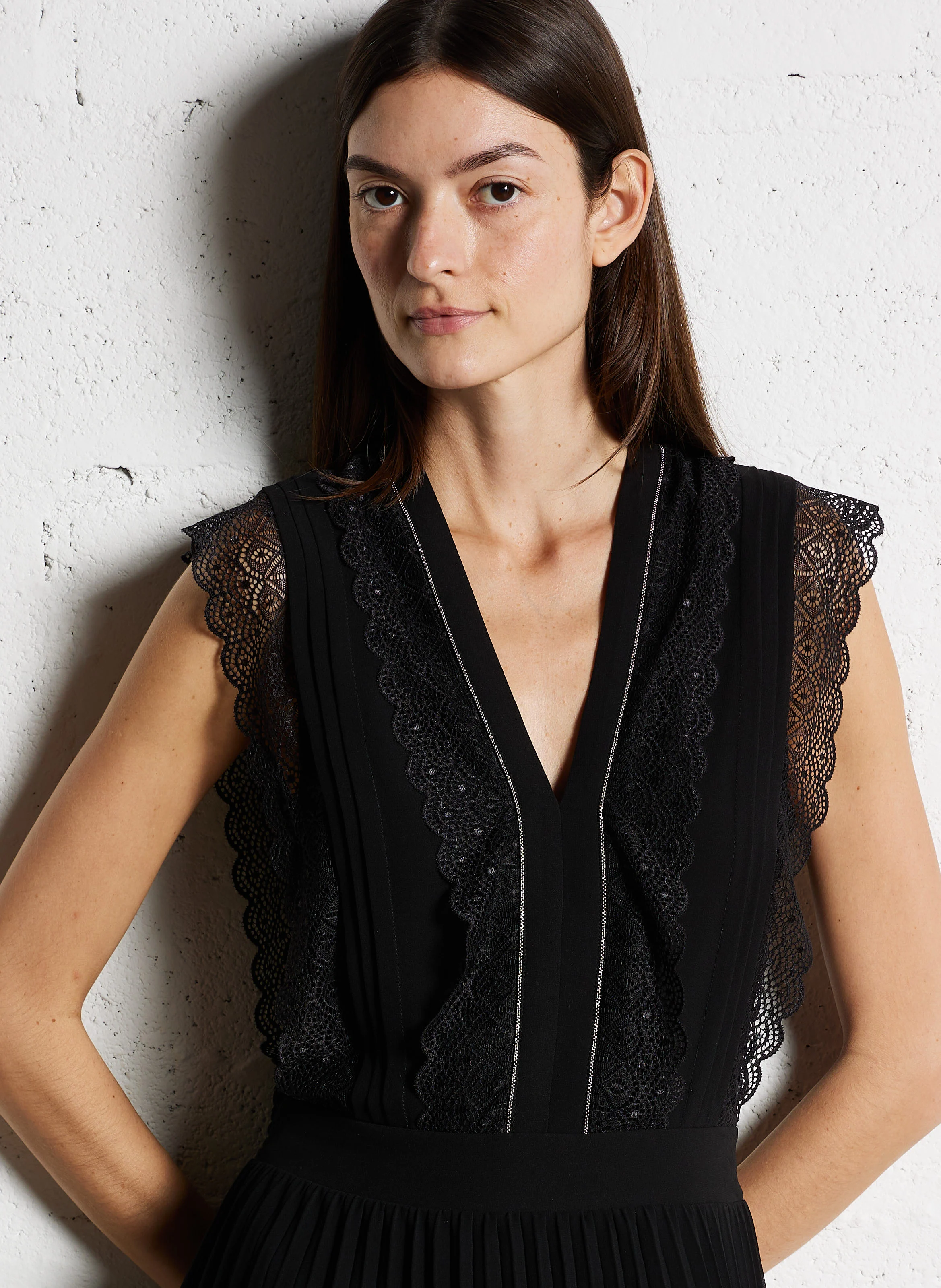 Robe longue plissée col V | Noir