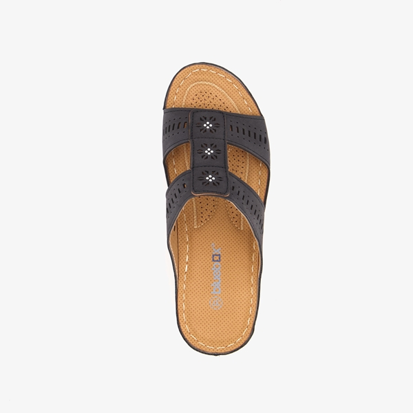 Blue Box dames slippers zwart met perforaties