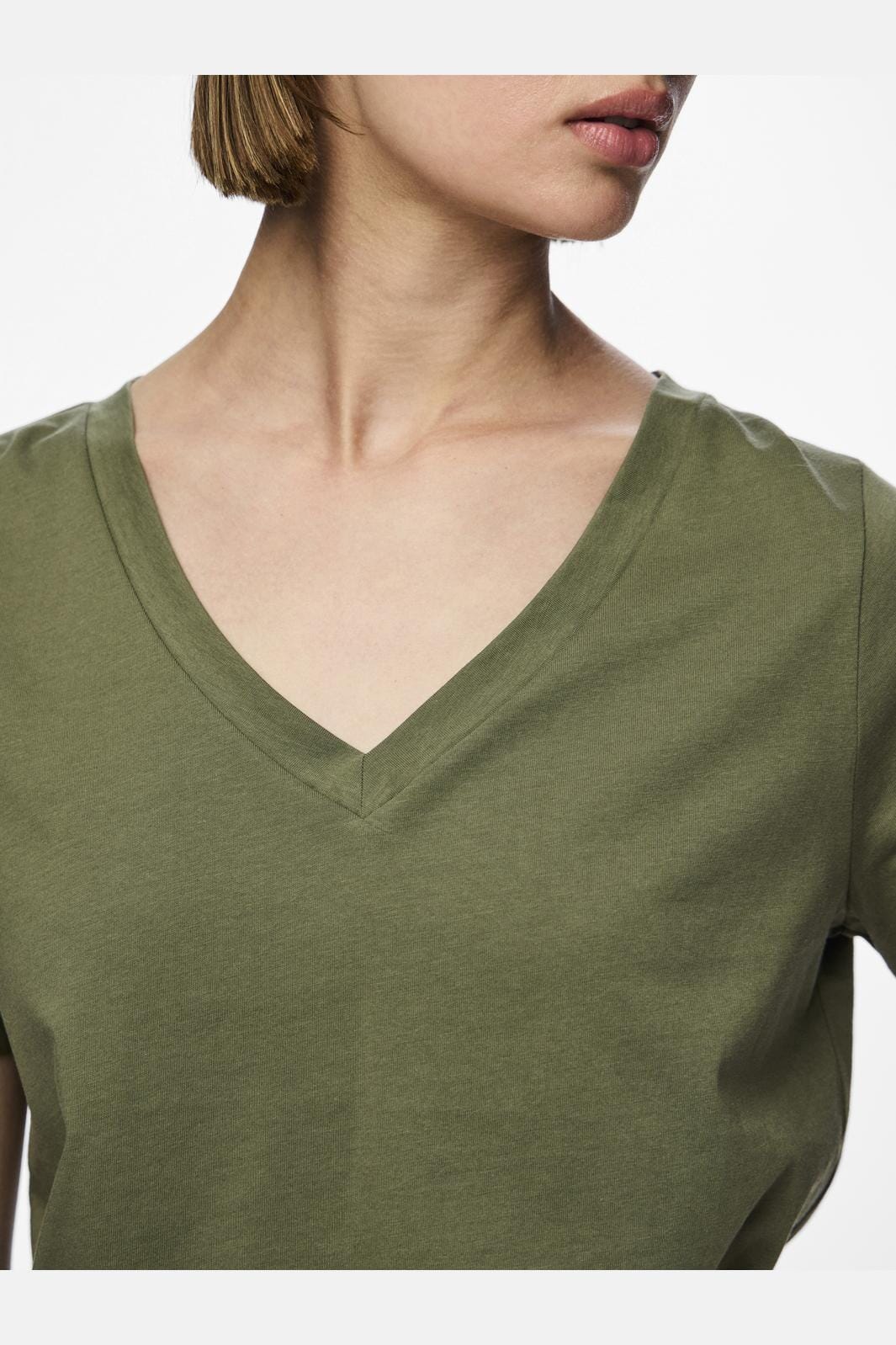Pieces Pcria Ss V-Neck Solid Tee 3783308 deep lichen green
