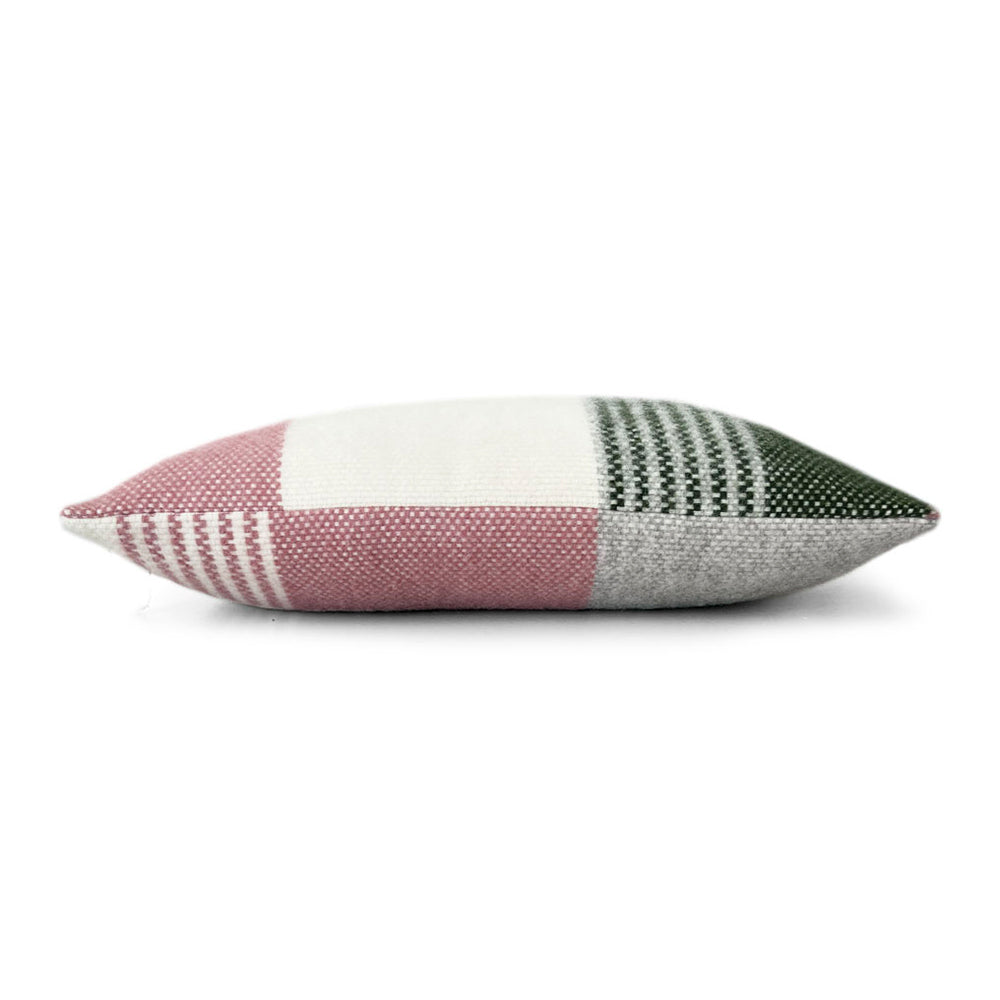 Malagoon Festivity Wool Sierkussen 60 x 35 cm - Dawn Pink