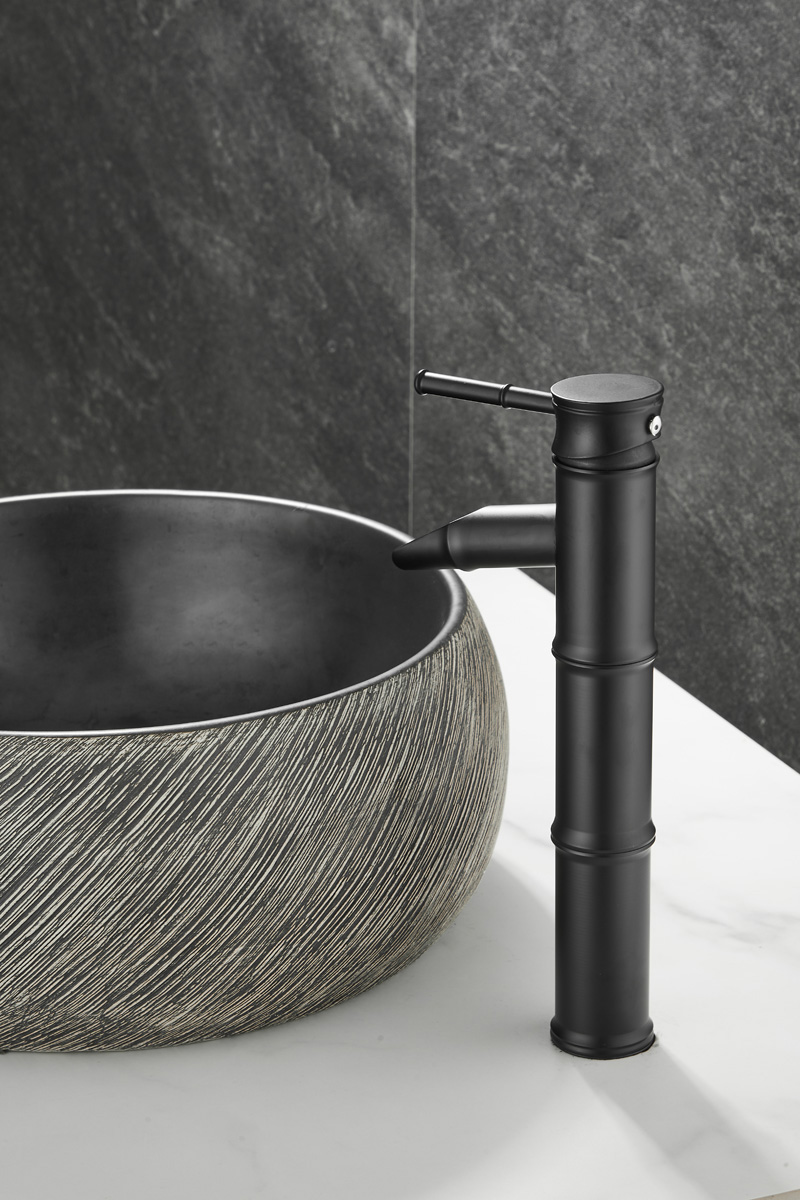 Saniclear Bamboo hoge wastafelkraan met waterval uitloop zwart