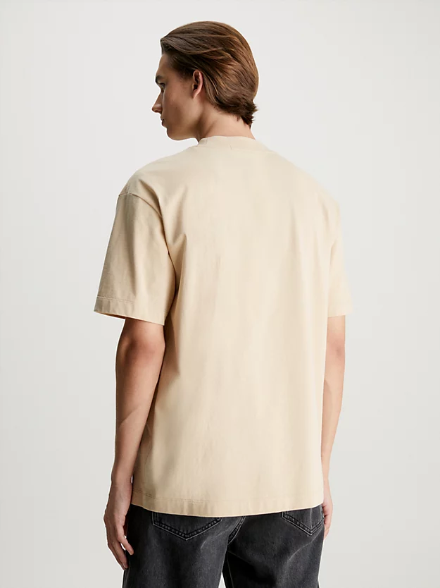 Camiseta com monograma e modelagem relaxada