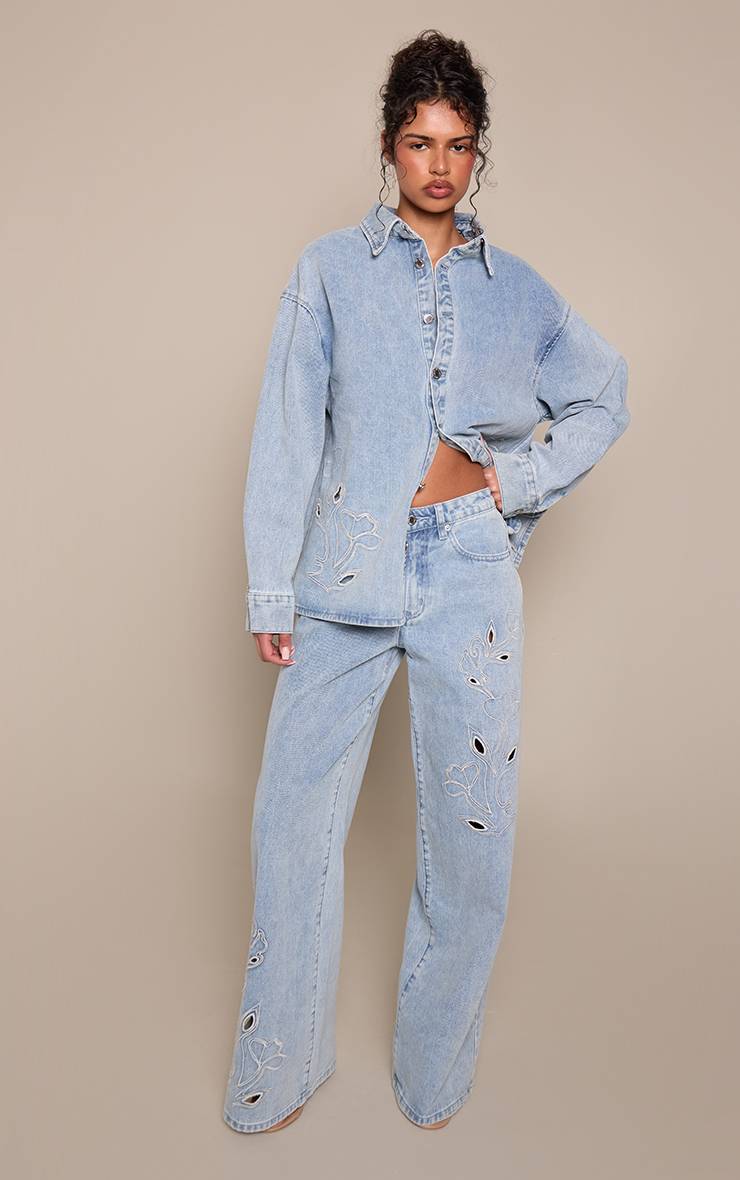 Mid Blue Wash Jean Large Bleu Moyen Avec Détails Brodés