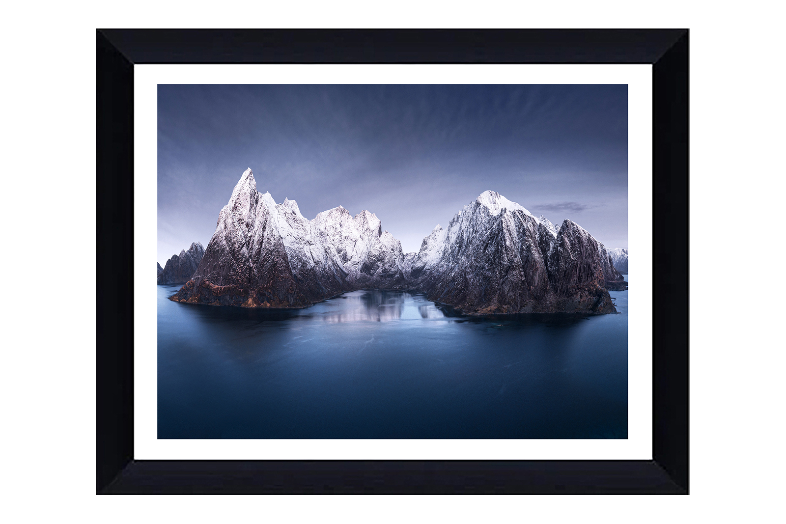 Nordic Awe bilde I Fotoprint med glass og sort ramme. 80x106 cm